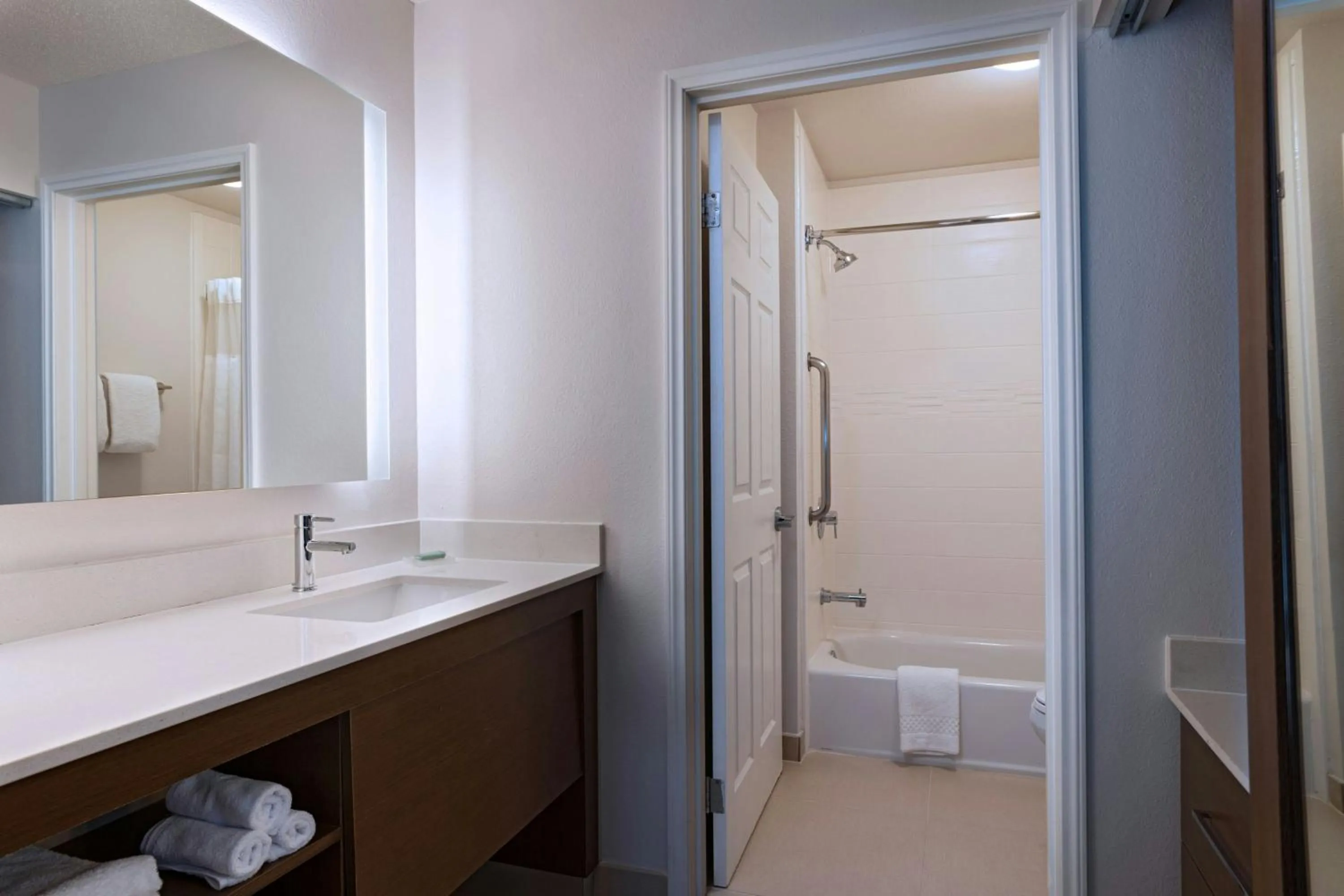 Bathroom in Residence Inn by Marriott Houston The Woodlands/Lake Front Circle