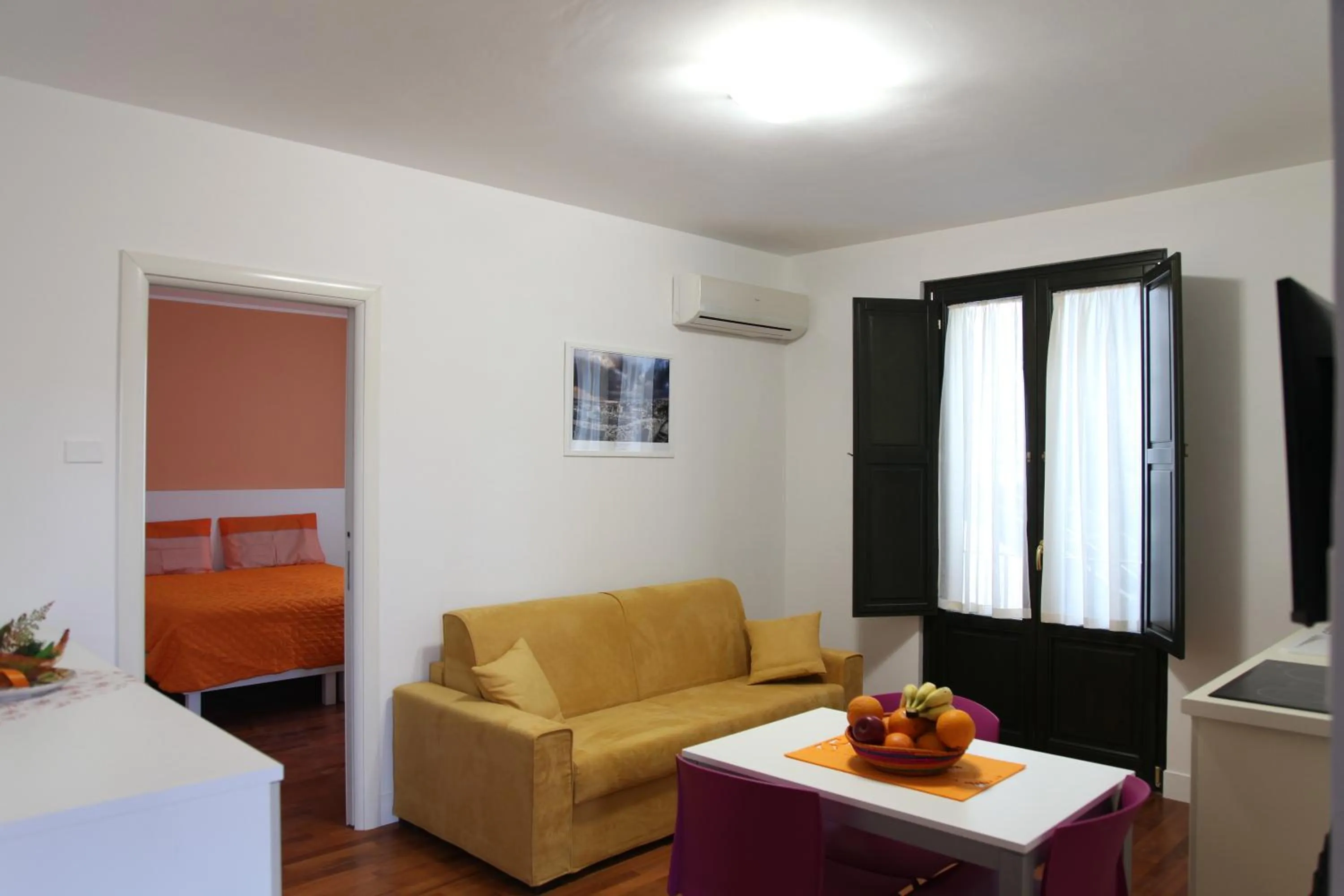 Photo of the whole room, Bed in RTA Palazzo Judica