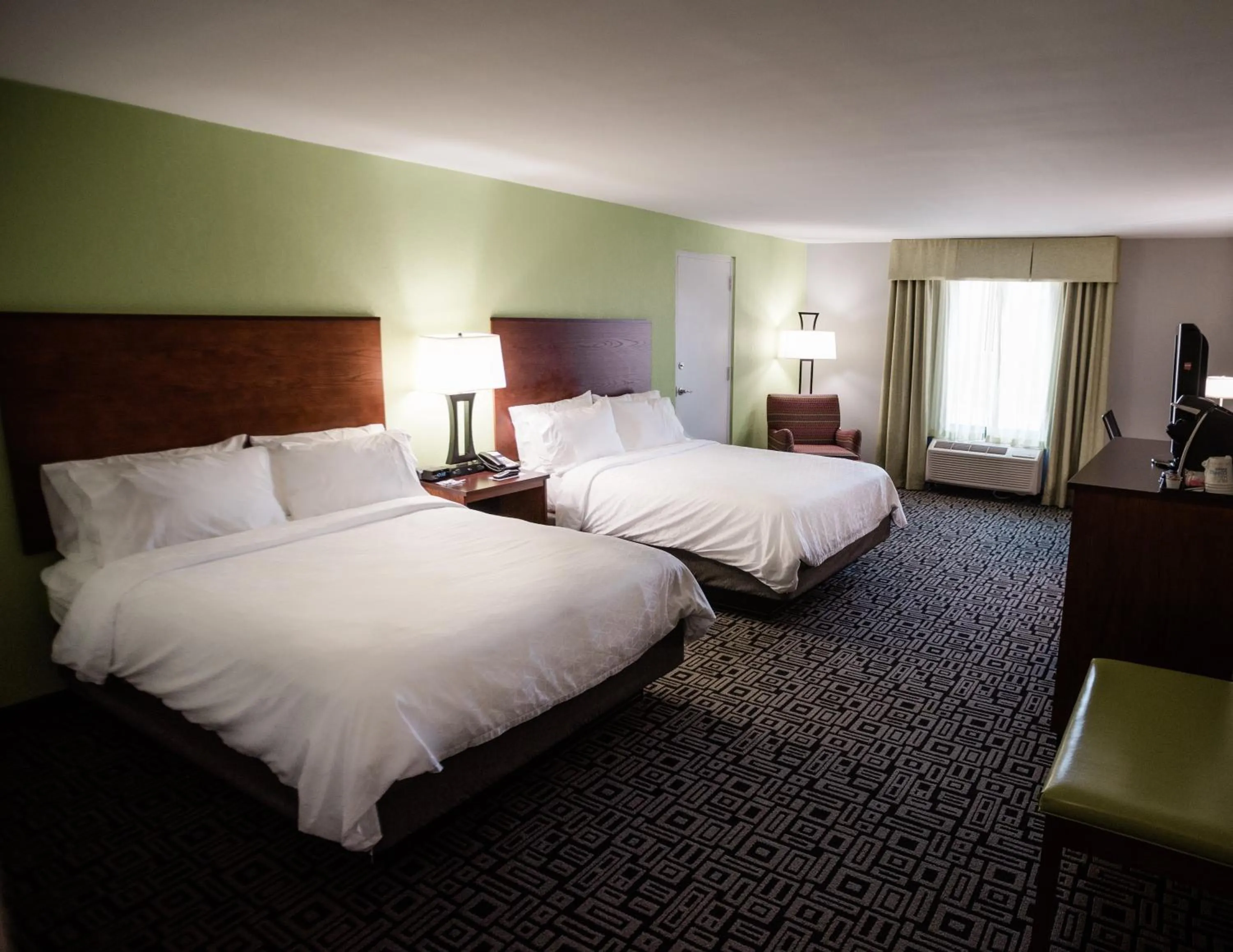 Photo of the whole room, Bed in Holiday Inn Express Hickory - Hickory Mart by IHG