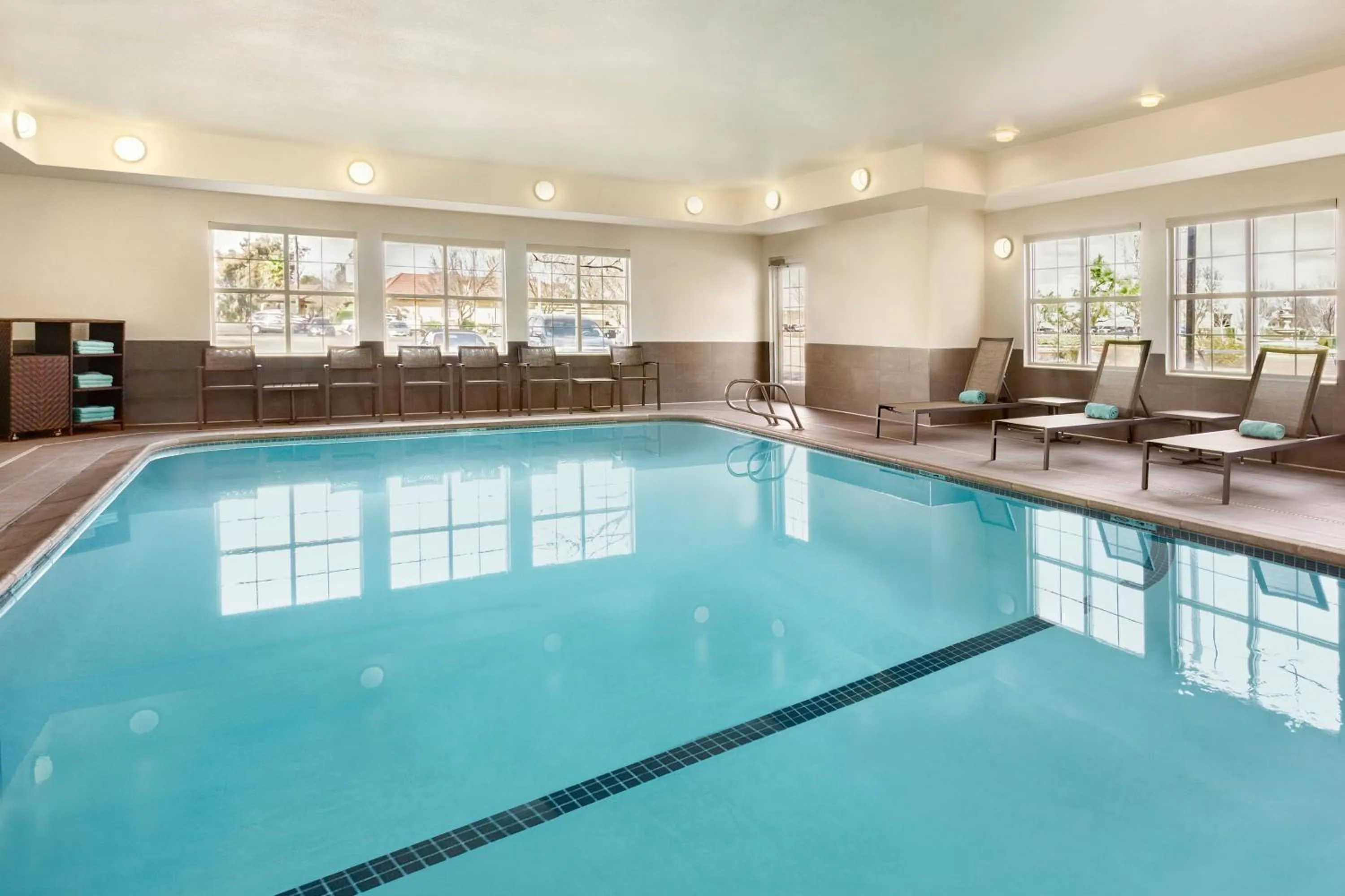 Swimming pool in Residence Inn By Marriott Vacaville