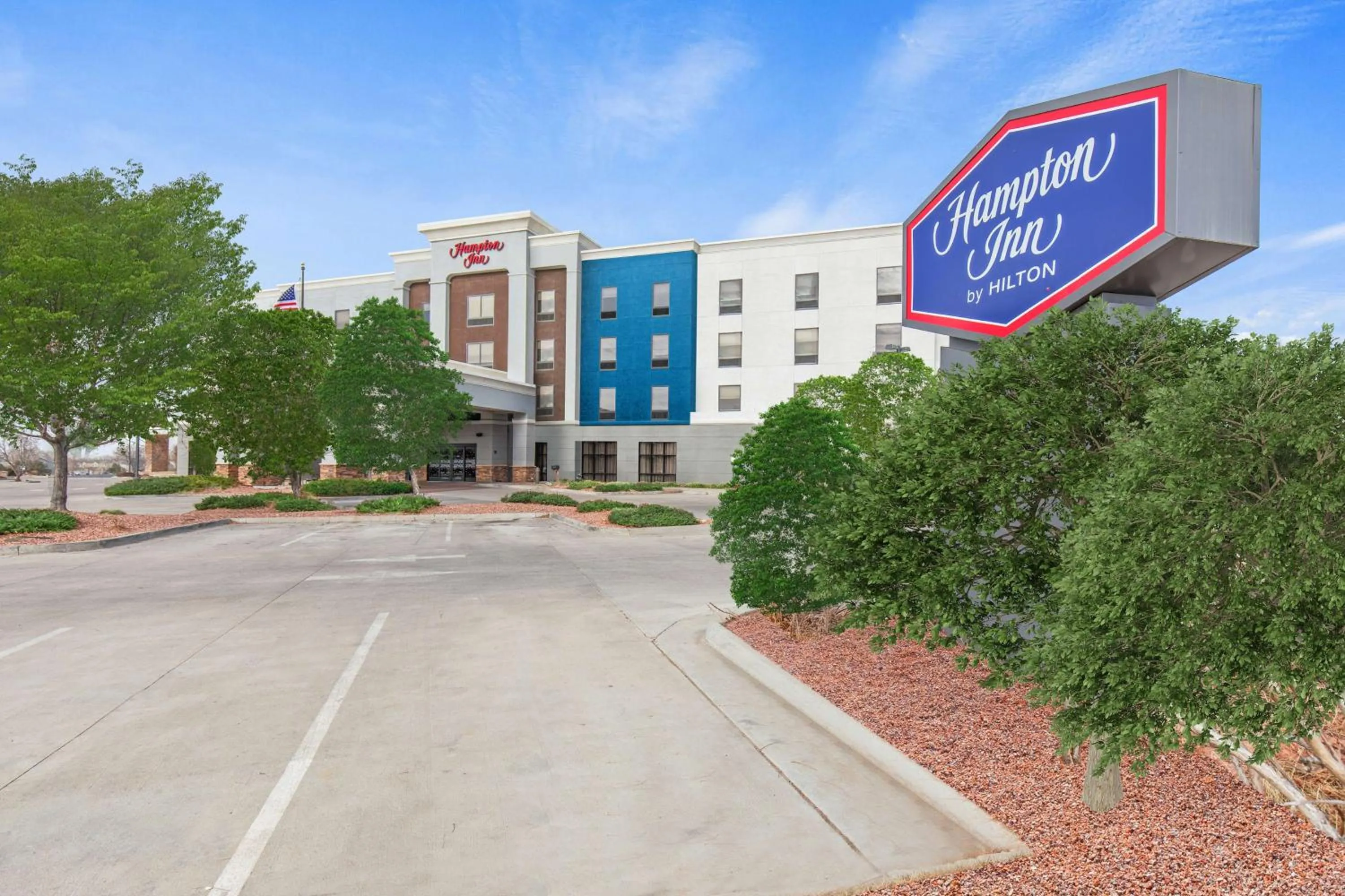 Property building in Hampton Inn Denver Northeast-Brighton