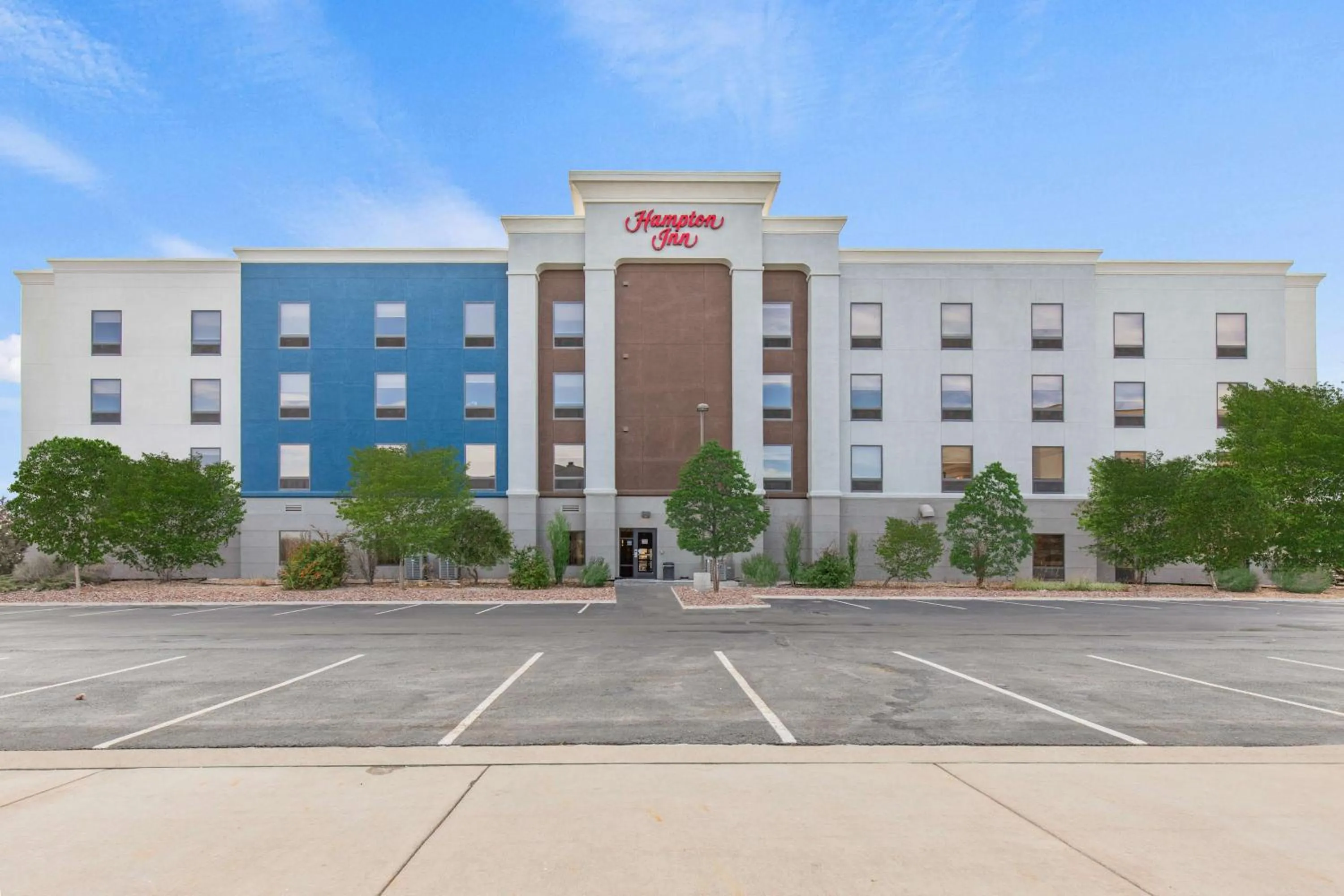 Property building in Hampton Inn Denver Northeast-Brighton
