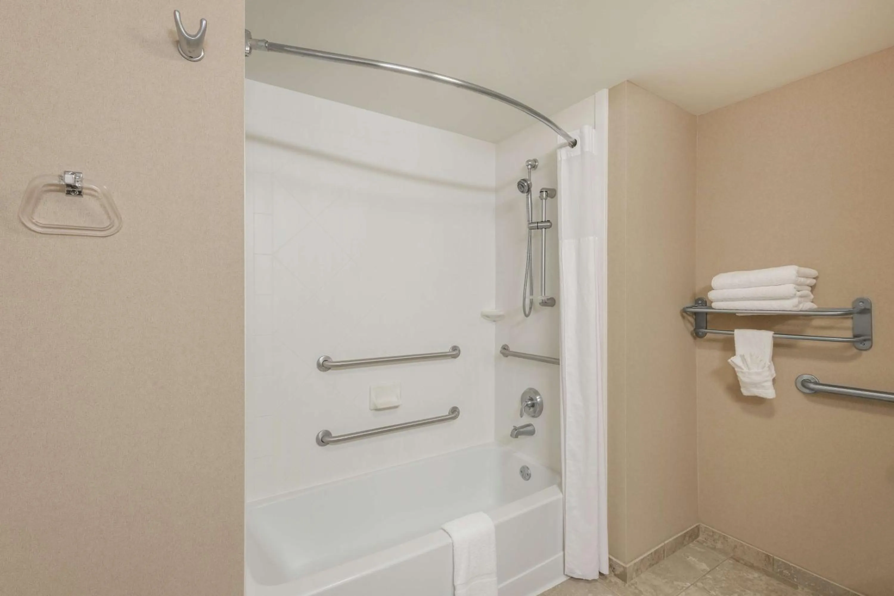 Bathroom in Hampton Inn Branson - Branson Hills