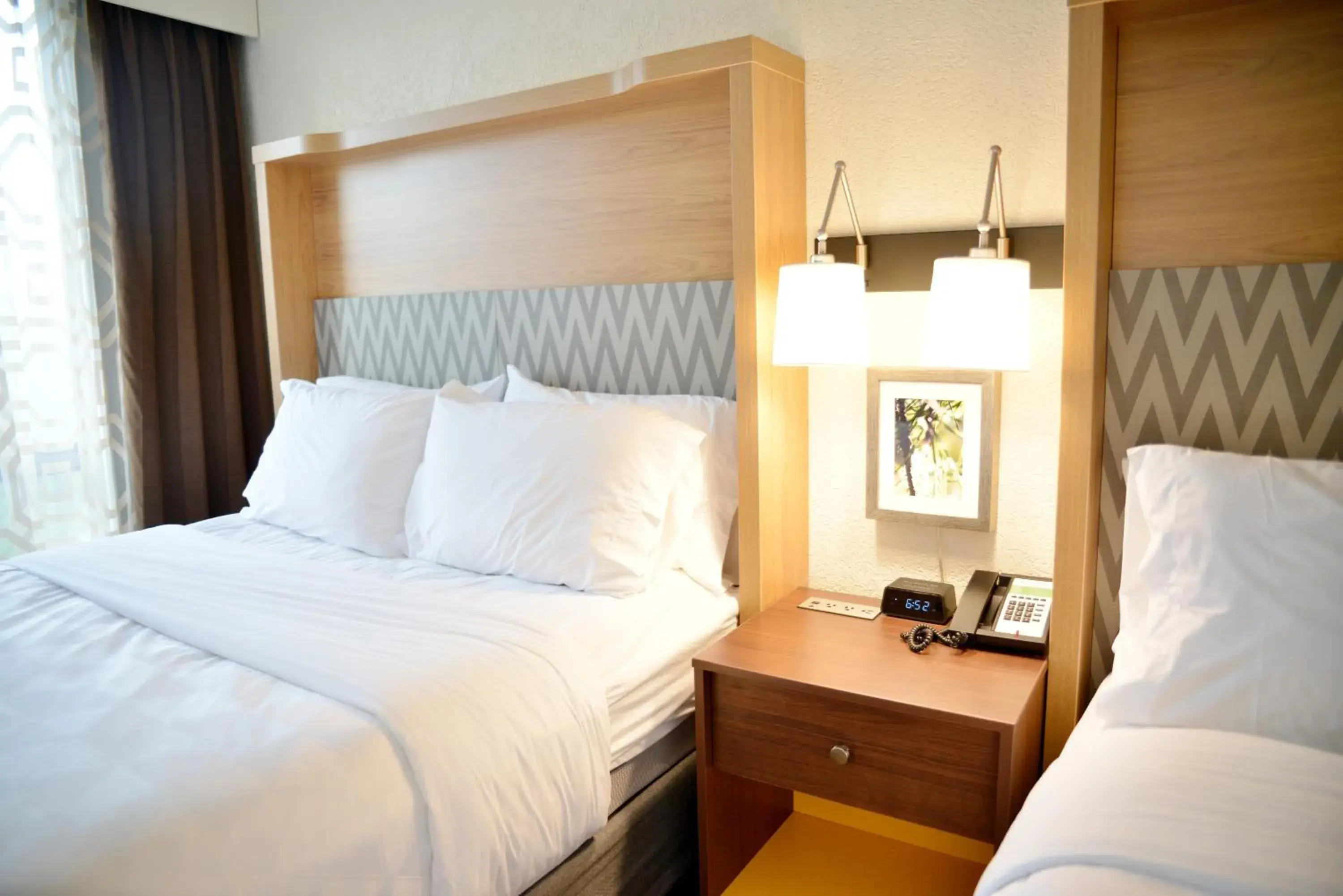 Twin Room with Mobility Accessible Roll-In Shower in Holiday Inn Portland- I-5 S Wilsonville by IHG Twin Room with Mobility Accessible Roll-In Shower in Holiday Inn Portland- I-5 S Wilsonville by IHG