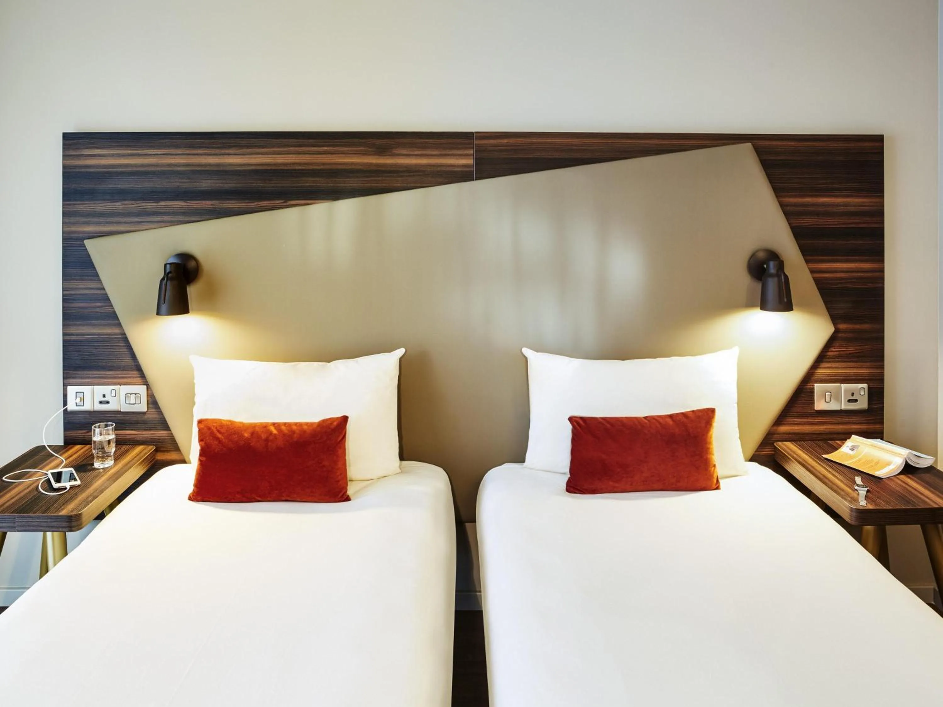 Bedroom, Bed in Aparthotel Adagio Edinburgh Royal Mile