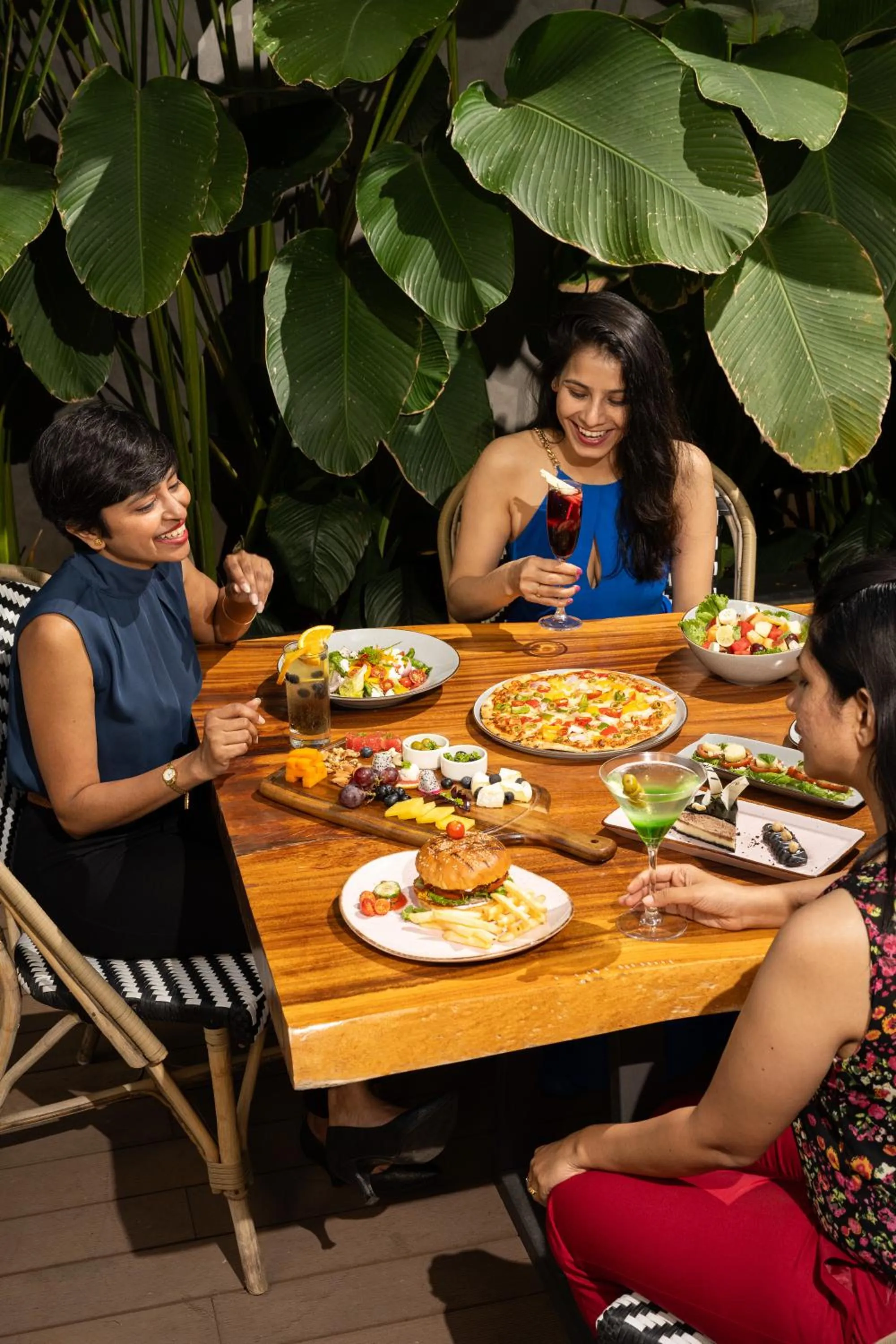 Restaurant/places to eat in Grand Mercure Bangalore - An Accor Brand