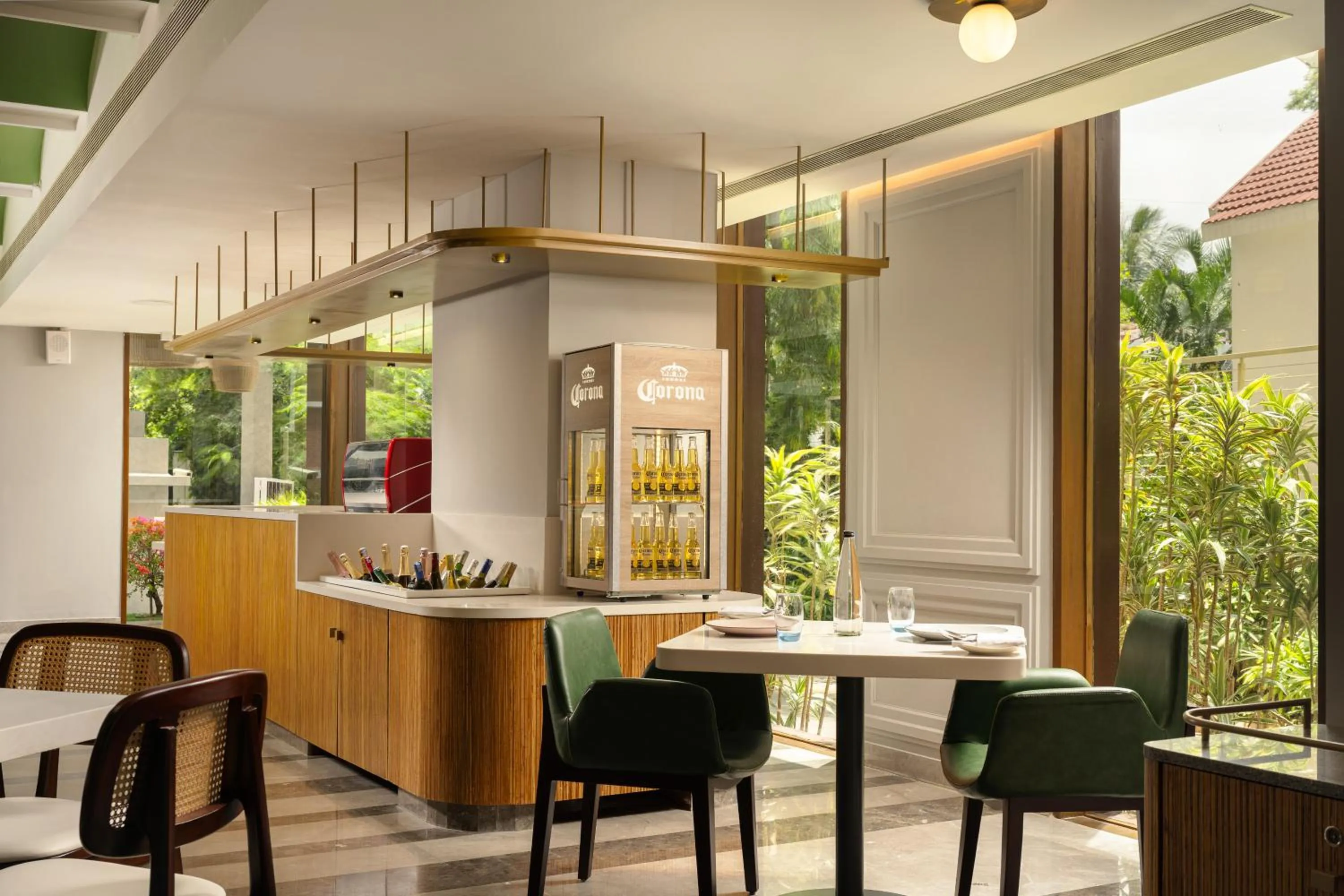 Restaurant/places to eat in Grand Mercure Bangalore - An Accor Brand