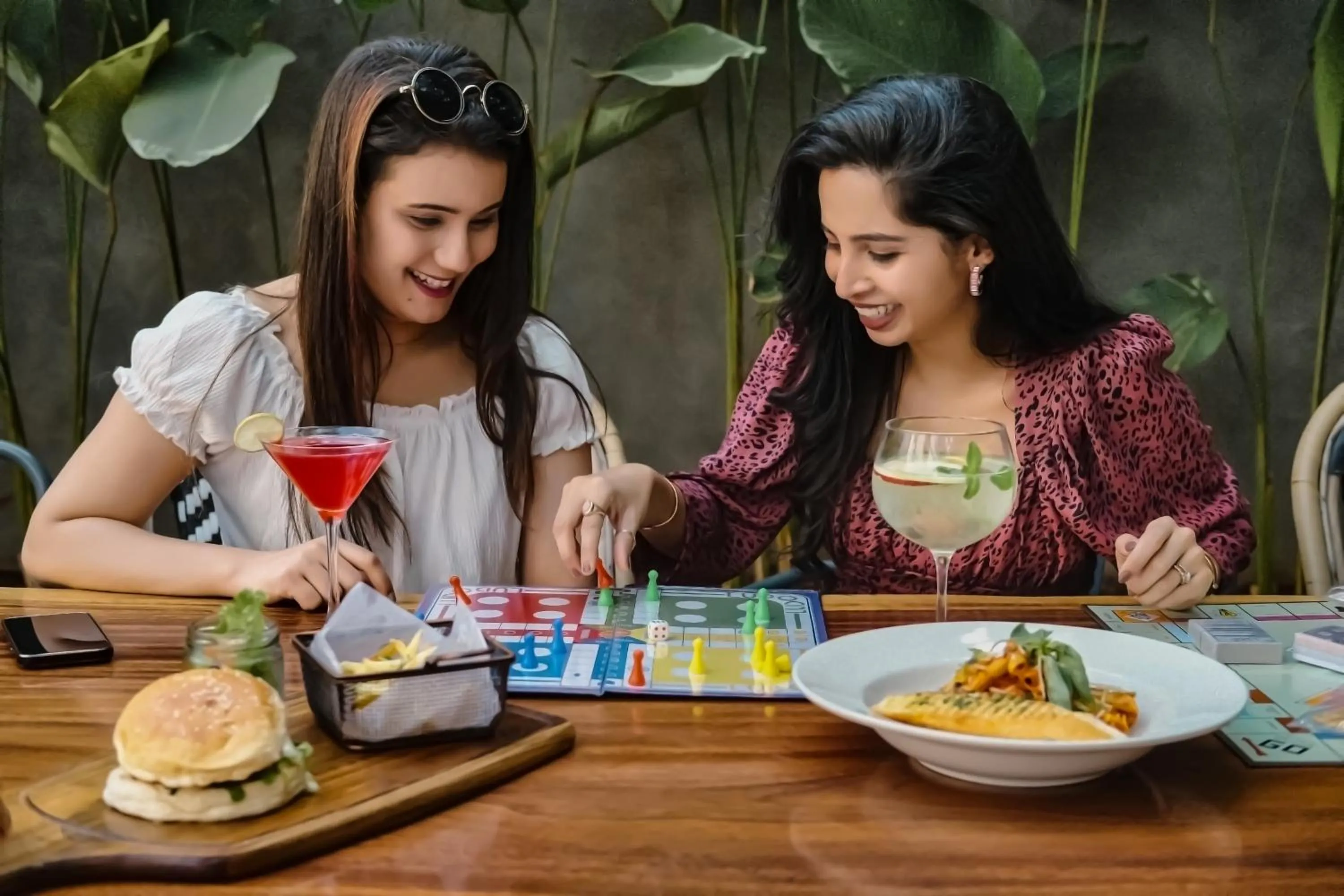 Restaurant/places to eat in Grand Mercure Bangalore - An Accor Brand