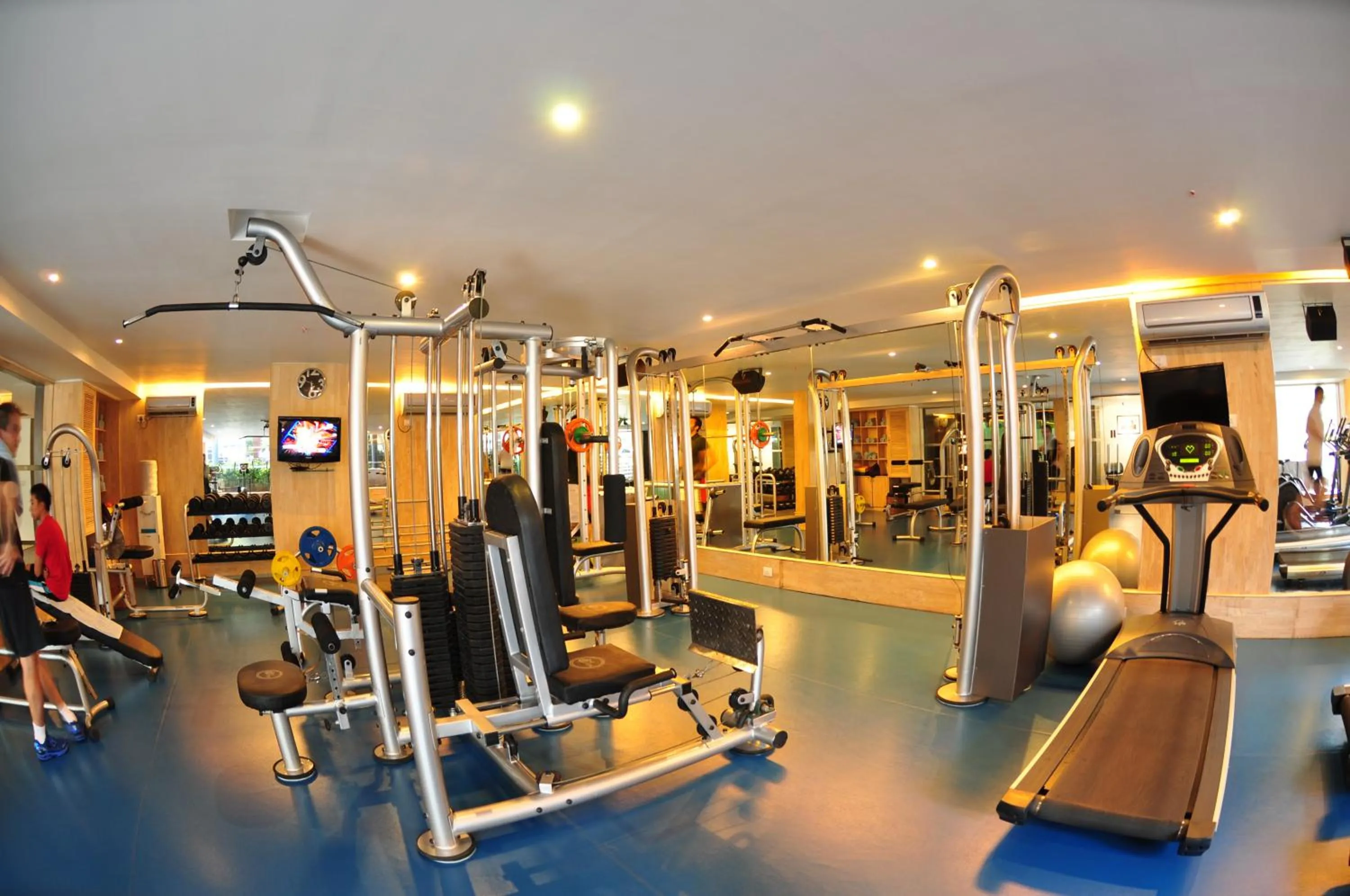 Fitness centre/facilities in Grand Mercure Bangalore - An Accor Brand