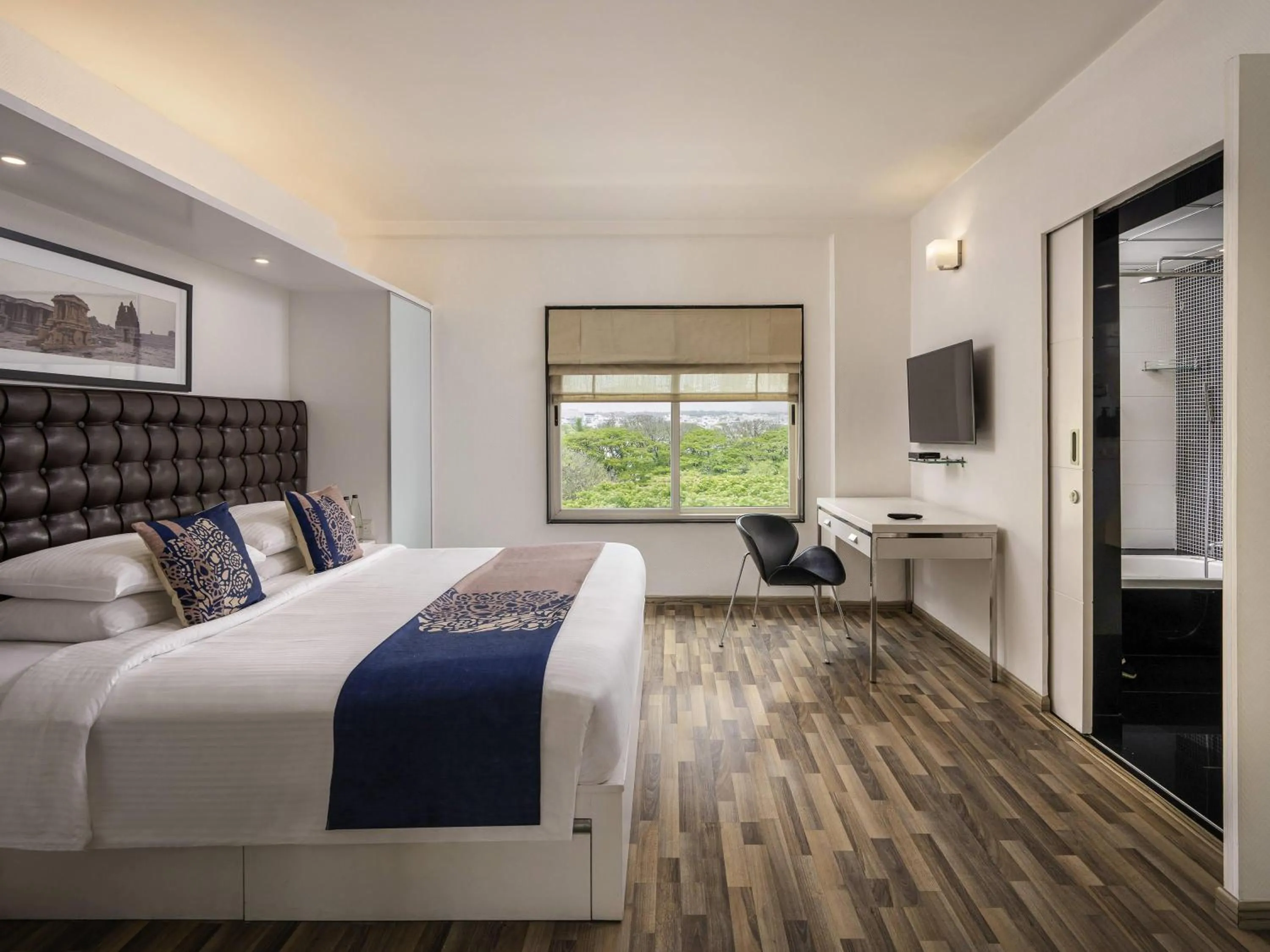 Photo of the whole room, Bed in Grand Mercure Bangalore - An Accor Brand