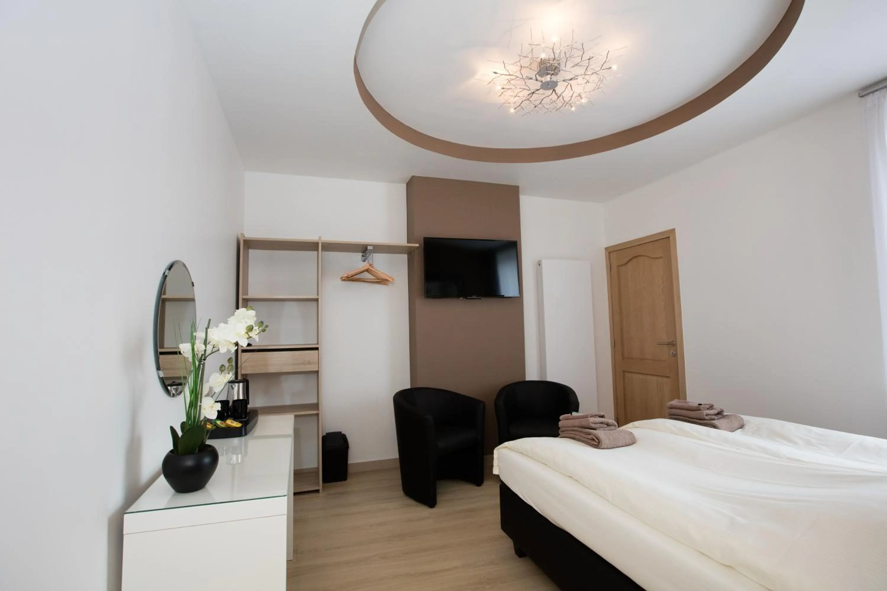 Bedroom, Bed in Elysian