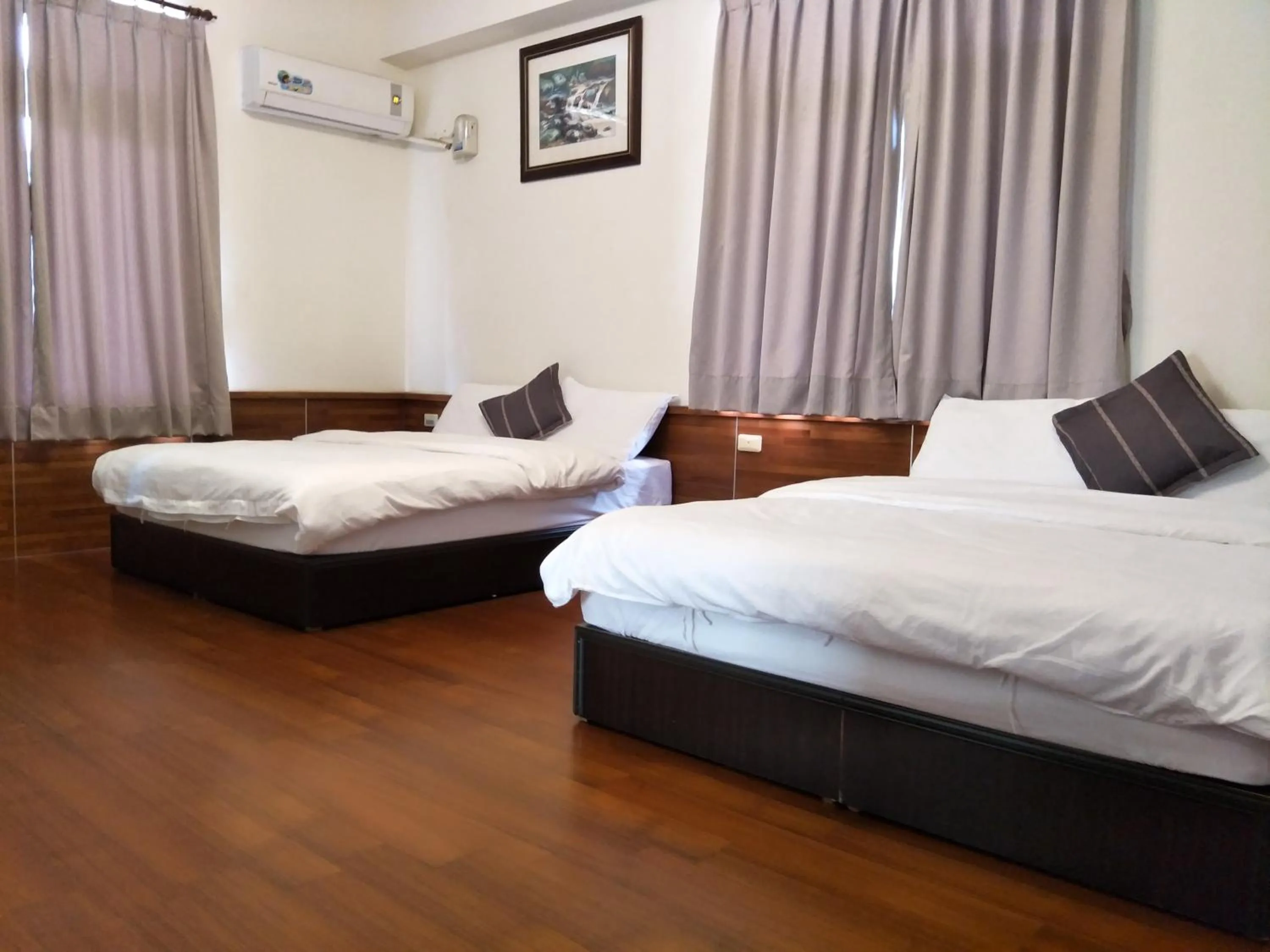 Bed in Lu He Feng Homestay