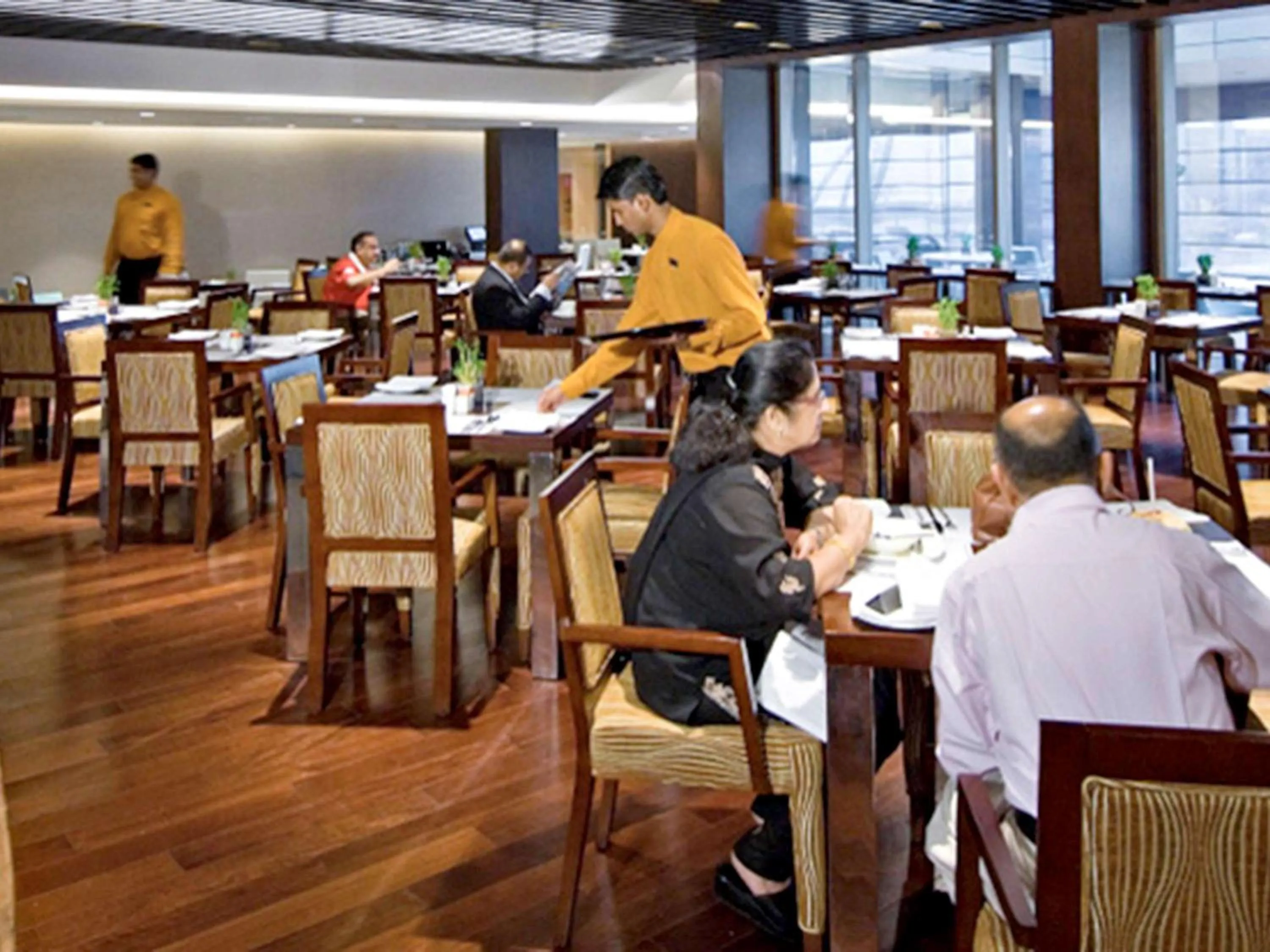 Restaurant/places to eat in Novotel Mumbai Juhu Beach