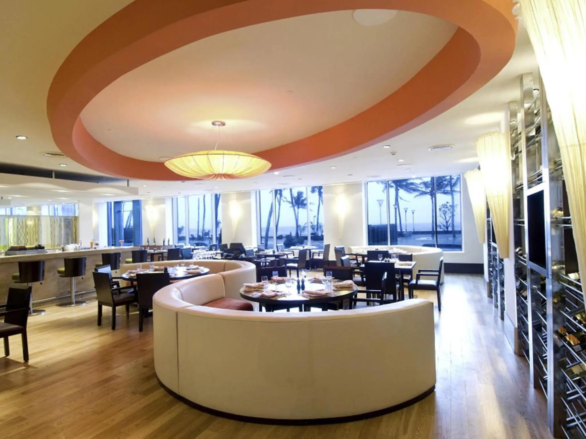 Restaurant/places to eat in Novotel Mumbai Juhu Beach