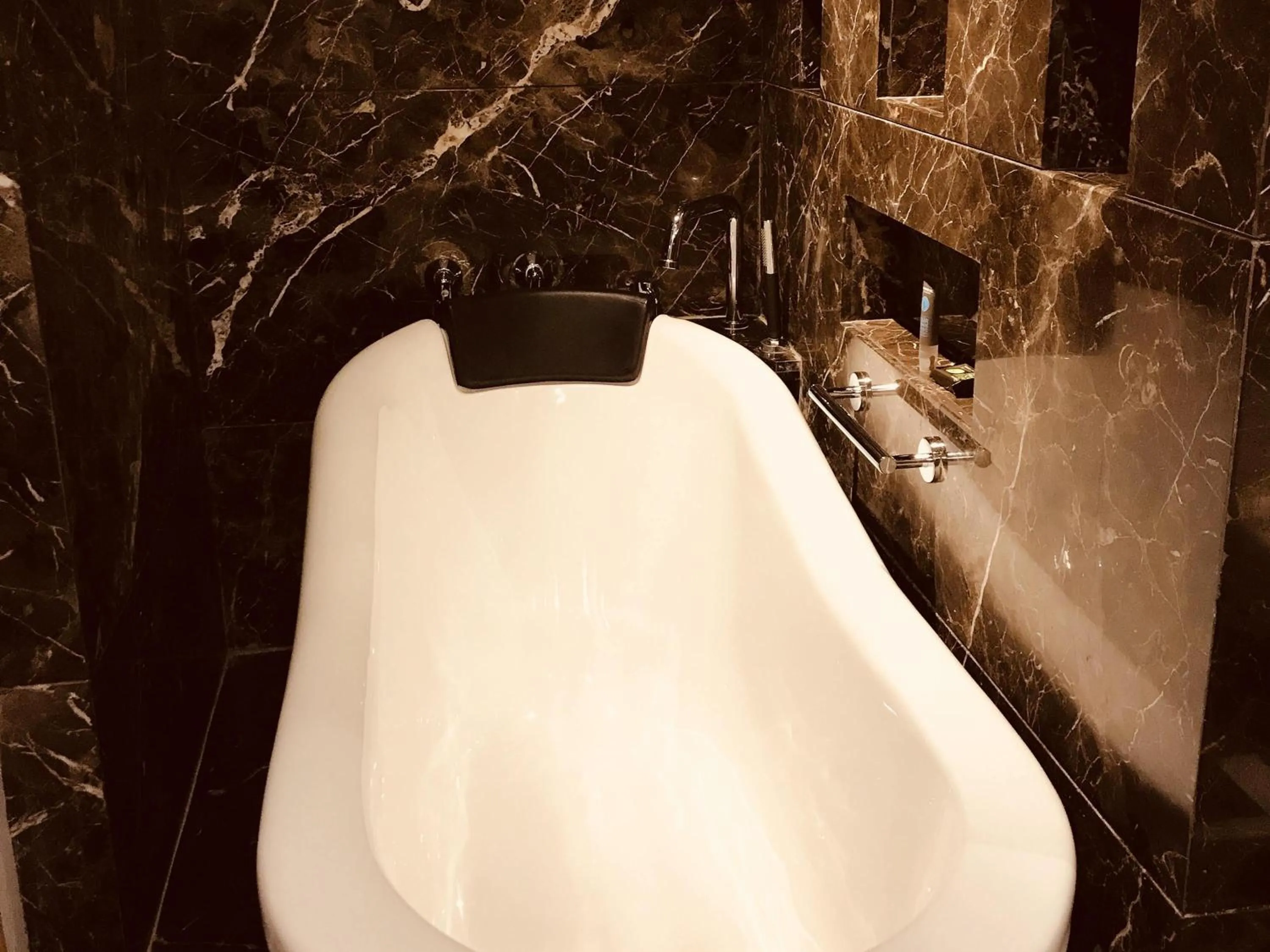 Bedroom in Novotel Mumbai Juhu Beach