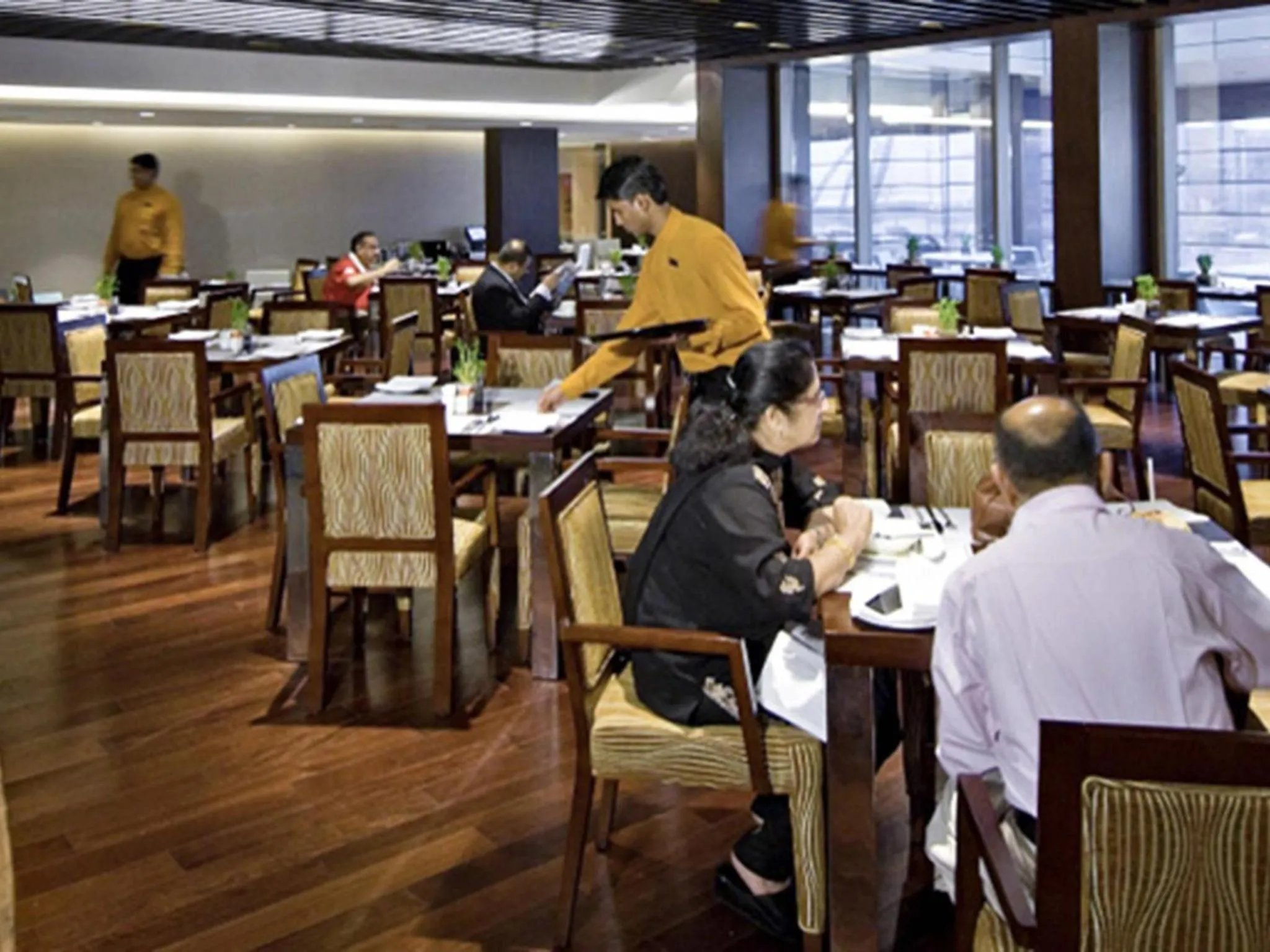 Restaurant/places to eat in Novotel Mumbai Juhu Beach