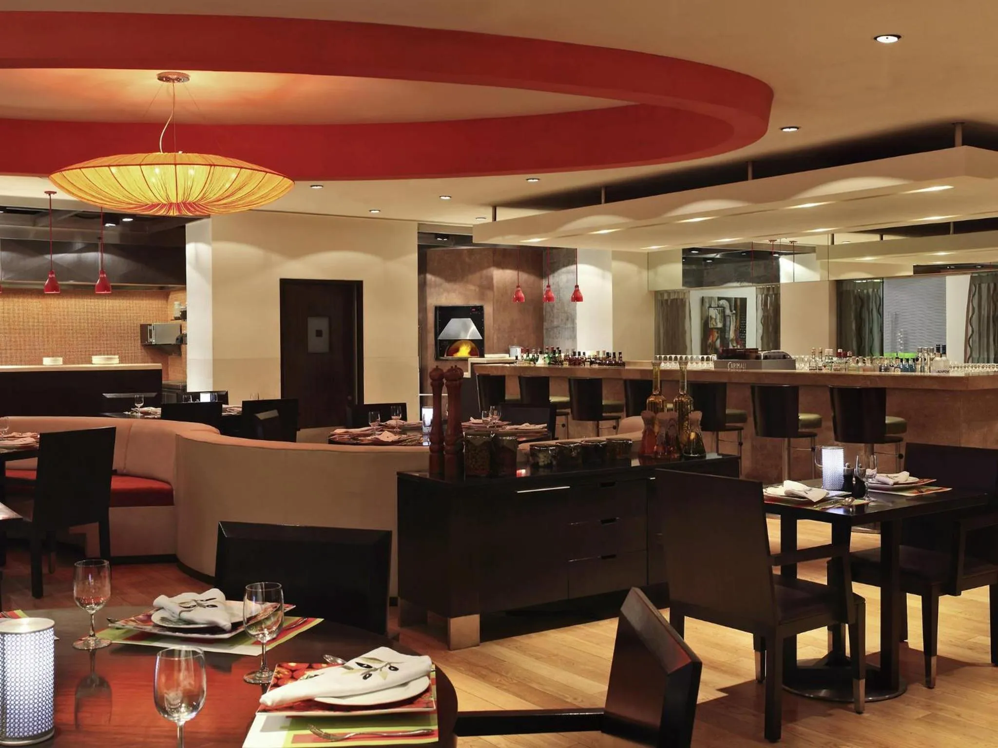 Restaurant/places to eat in Novotel Mumbai Juhu Beach