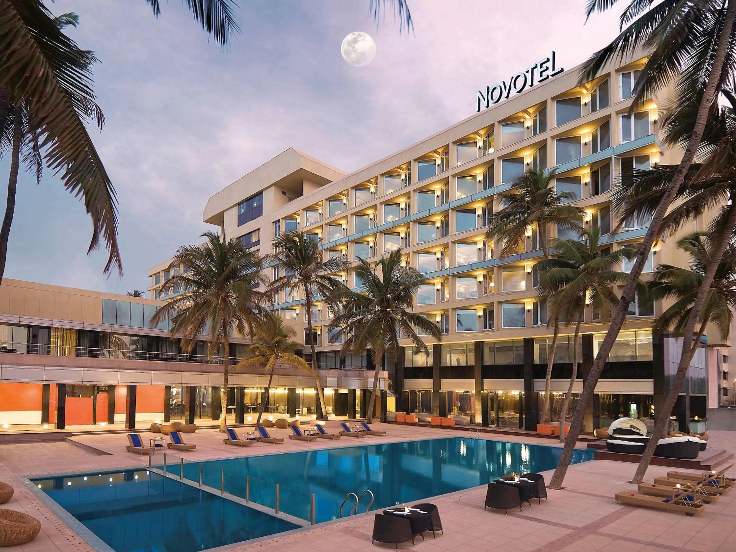 Property building in Novotel Mumbai Juhu Beach