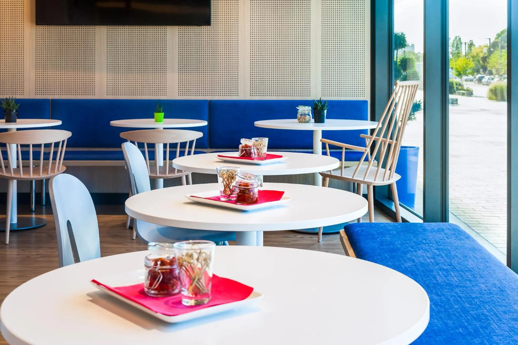 Restaurant/places to eat in Ibis Styles Mulhouse Centre Gare