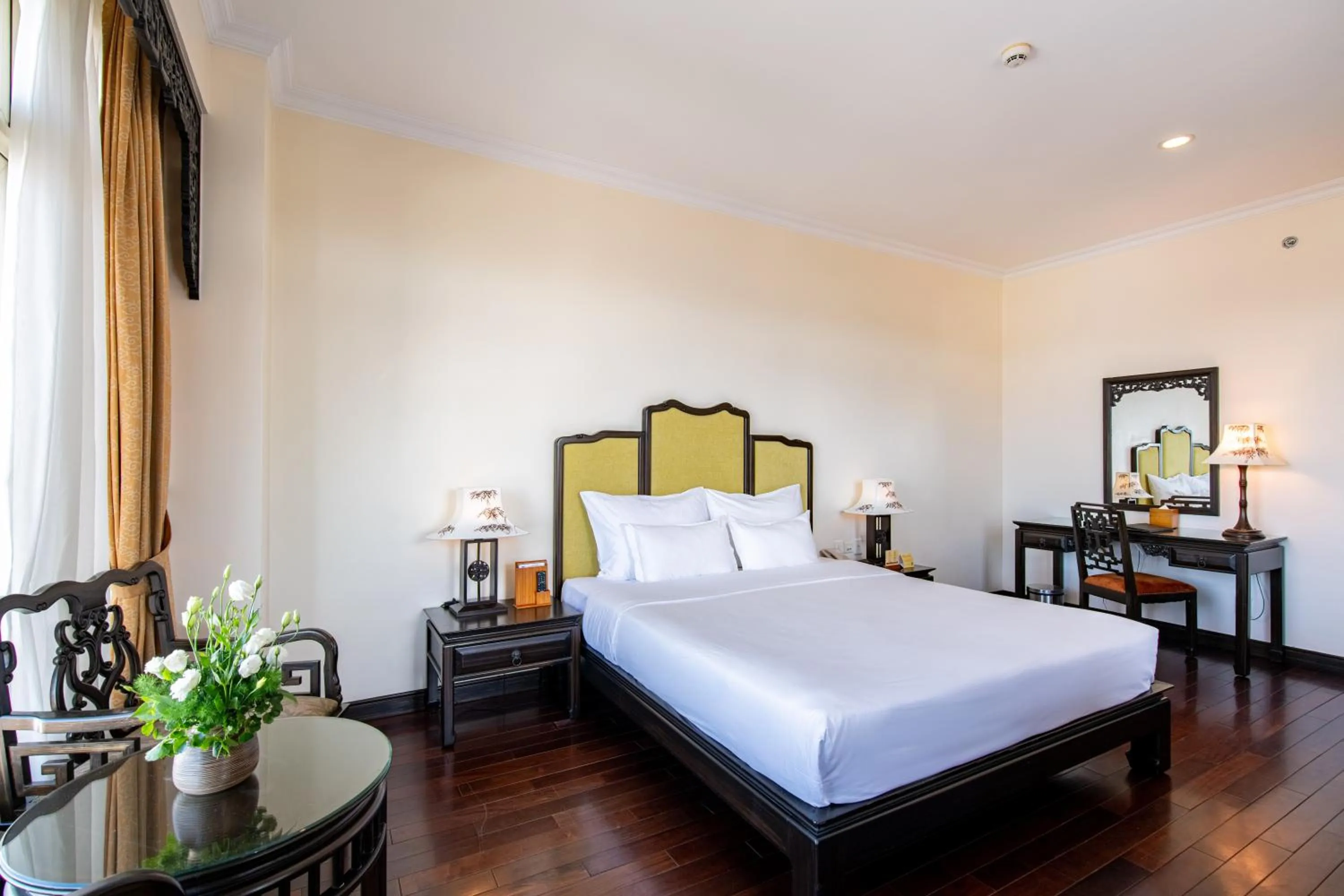 Photo of the whole room, Bed in TTC Imperial Hotel