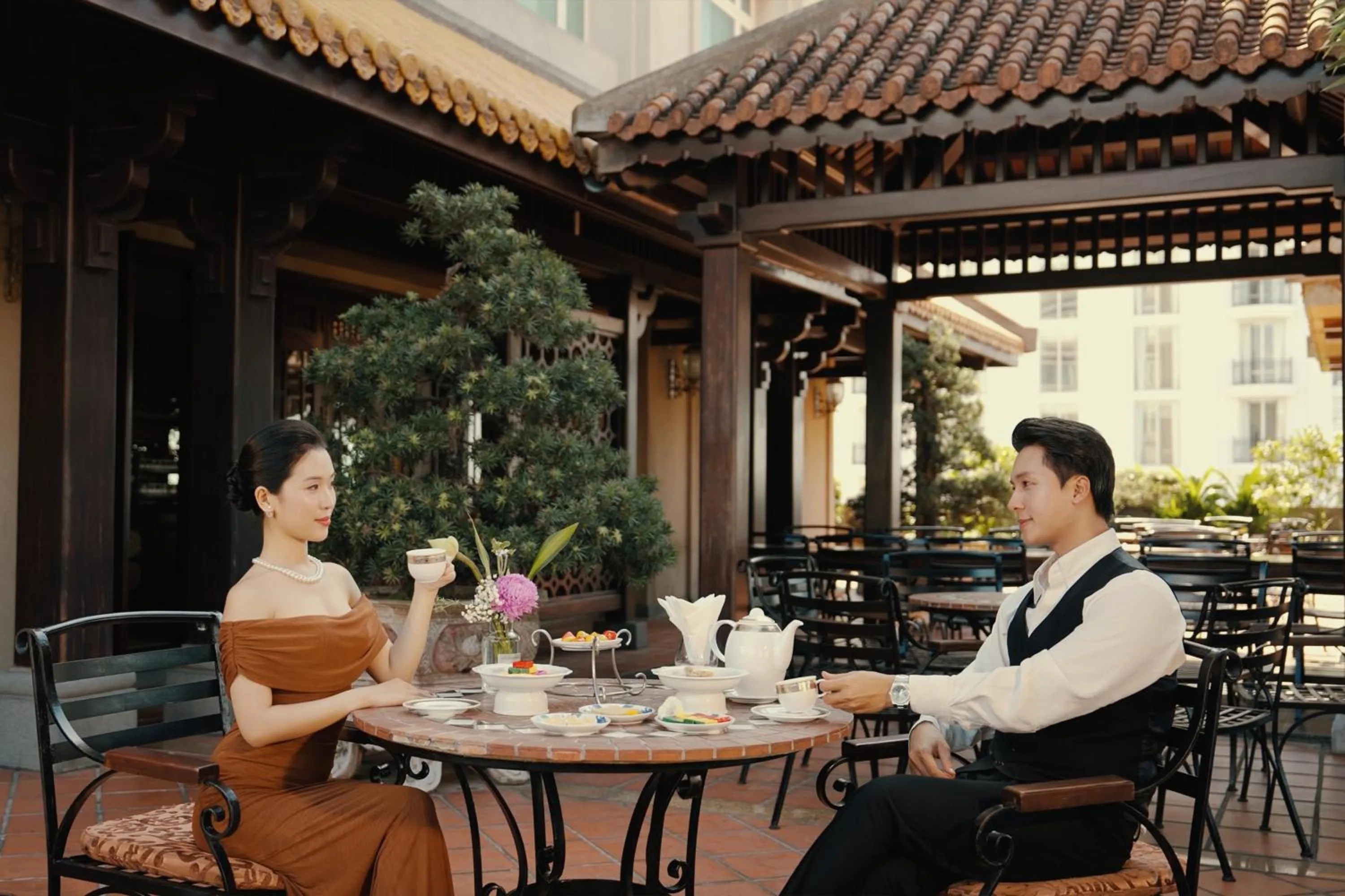 Restaurant/places to eat in TTC Imperial Hotel