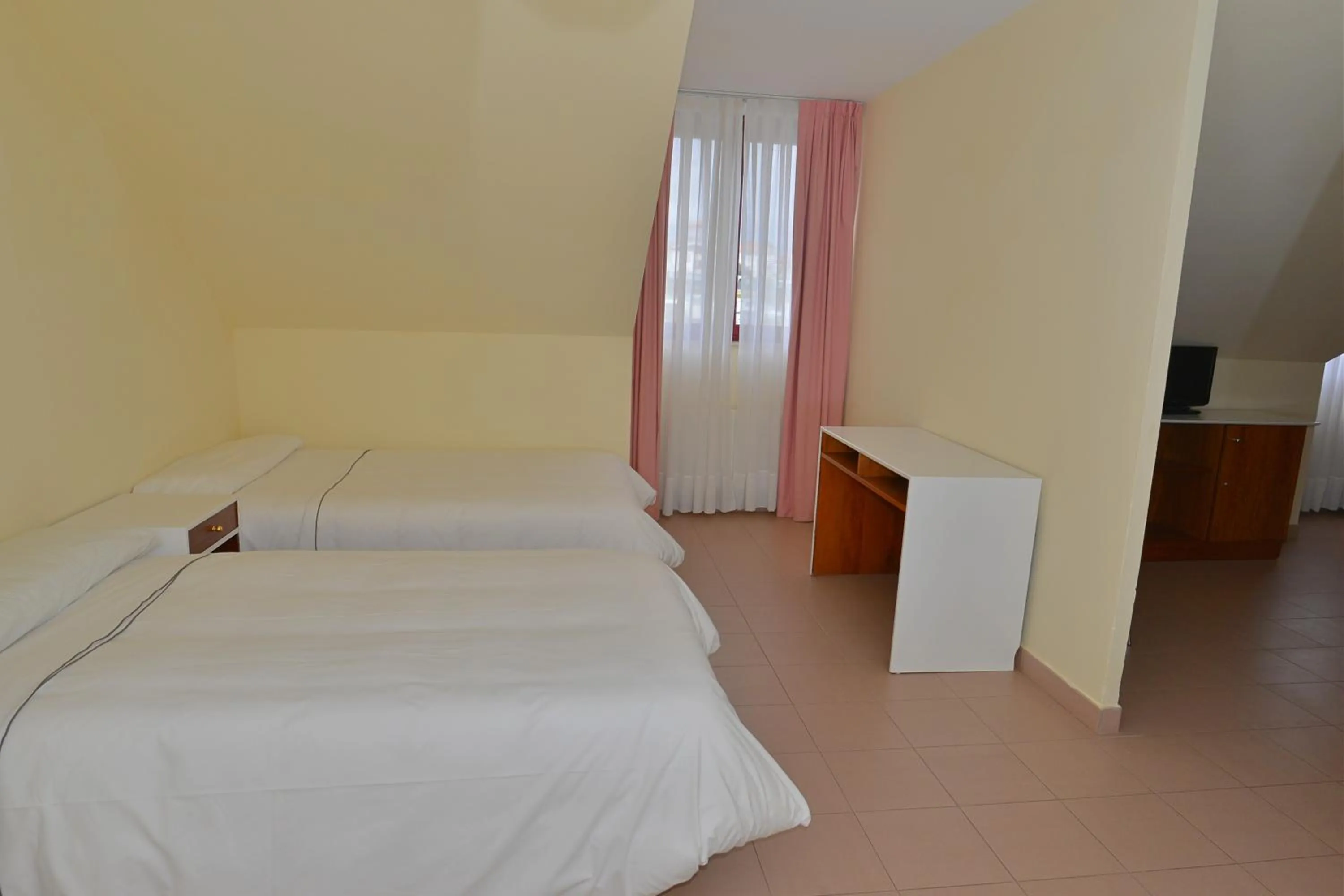 Bedroom, Bed in Apartamentos Marina