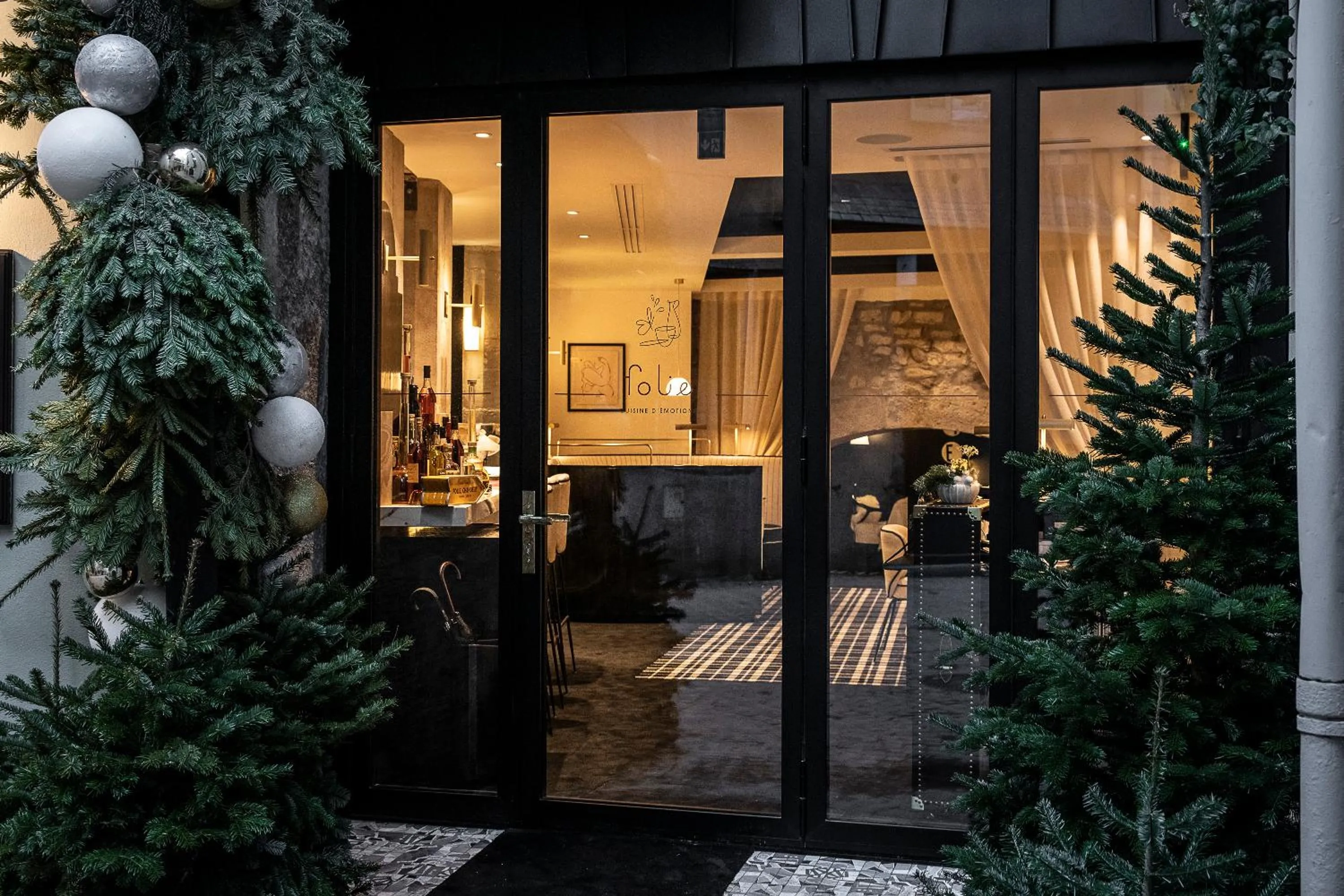 Restaurant/places to eat in Petit Hôtel Confidentiel