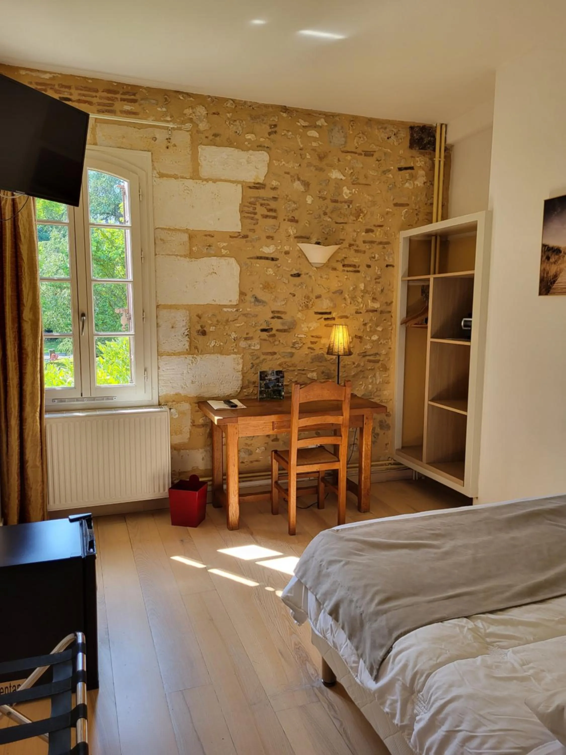 Bed in Hôtel La Flambée