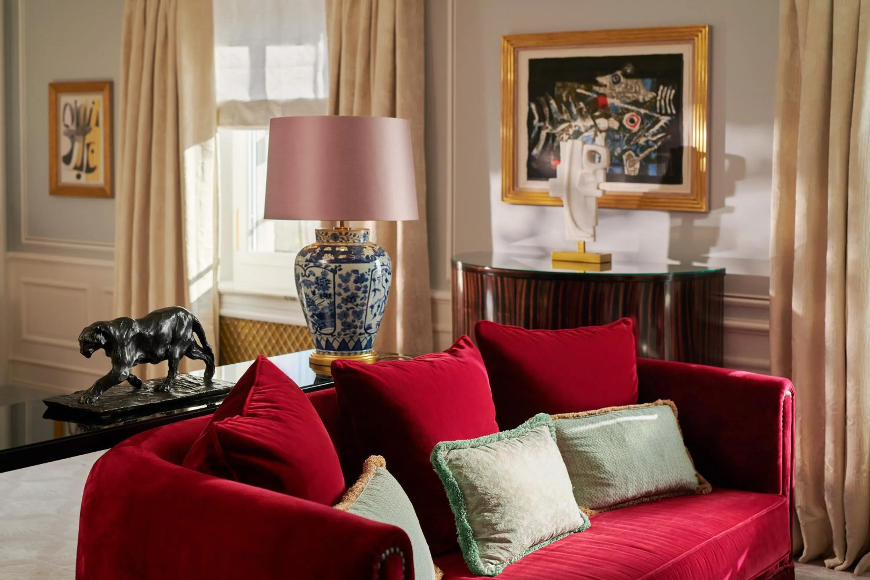 Living room in Baur au Lac