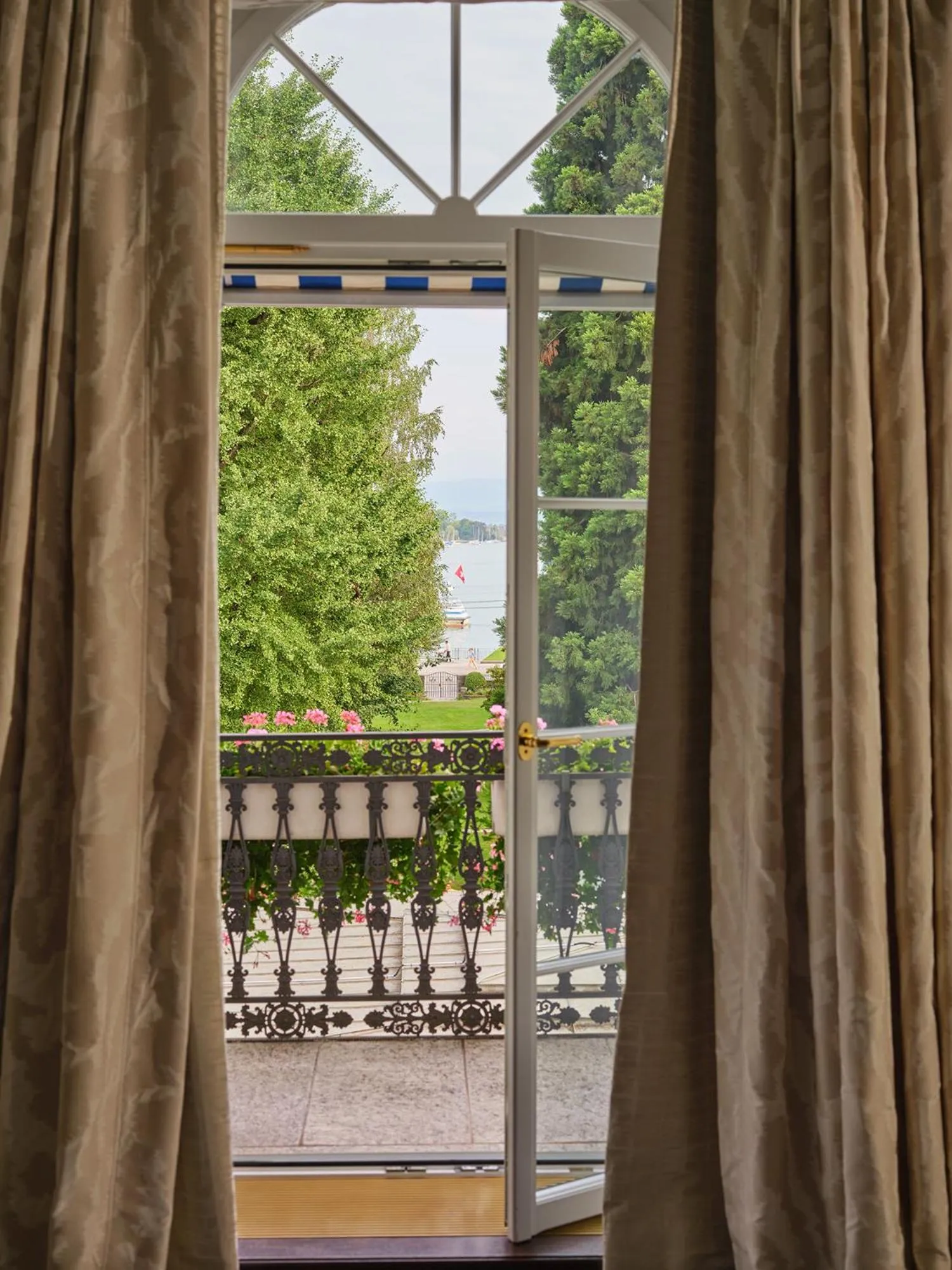 Lake view in Baur au Lac