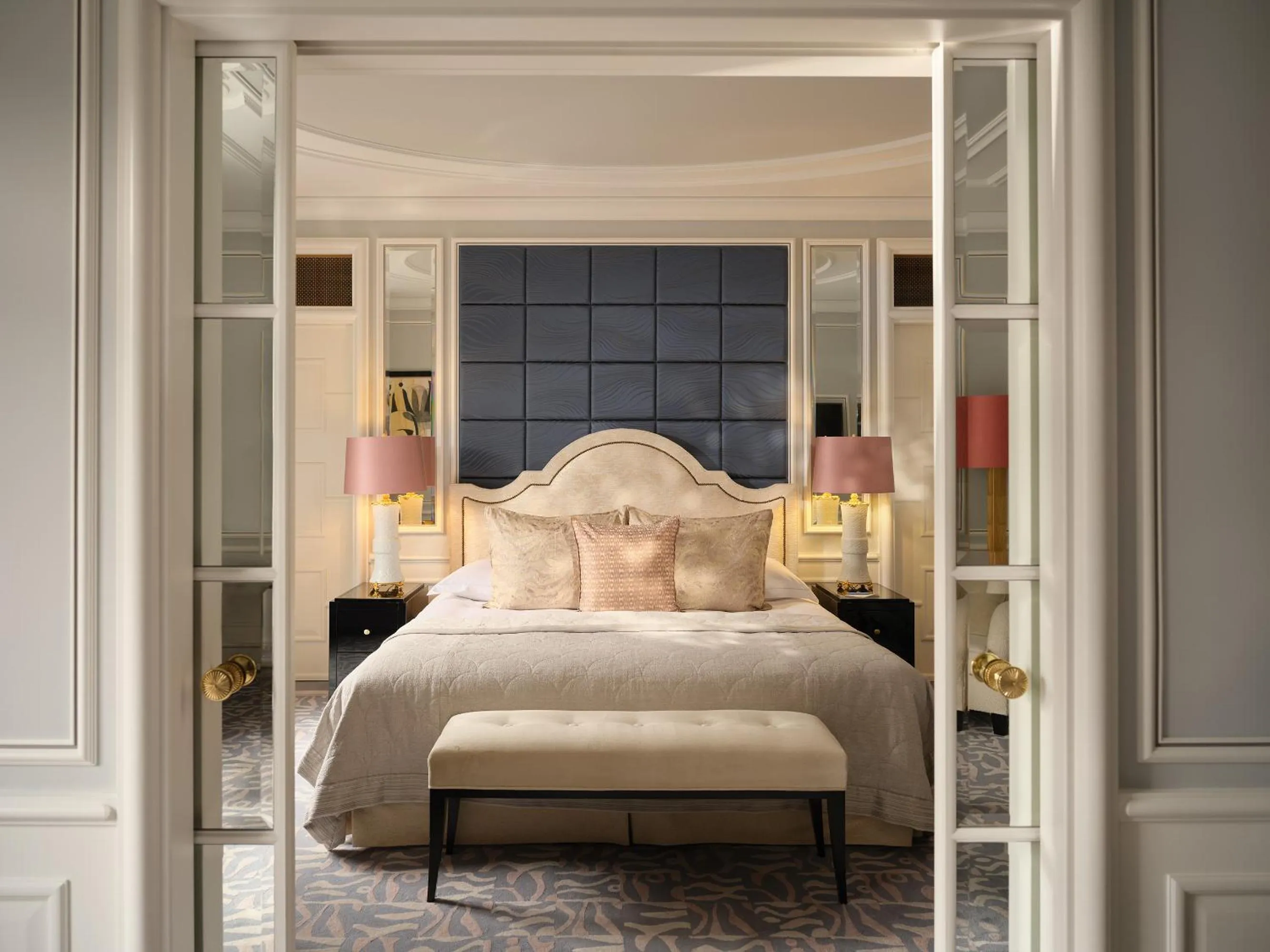 Bedroom, Bed in Baur au Lac