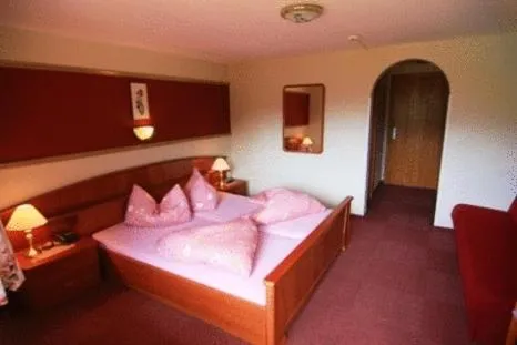 Bedroom, Bed in Gartenhotel Lenzenhof - Wildschönau- PREMIUMCARD inclusive