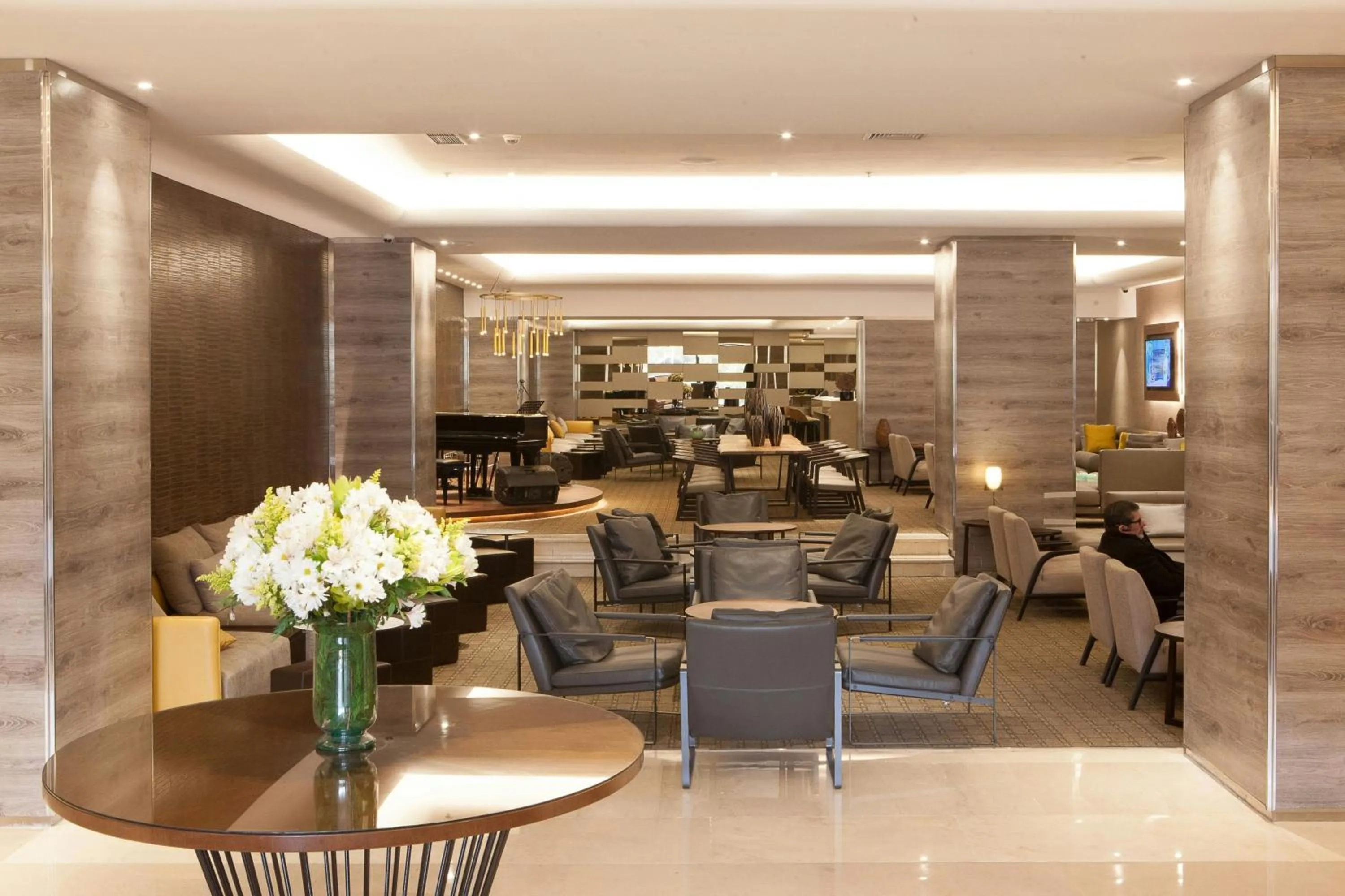 Lounge or bar in Hotel Plaza Santiago