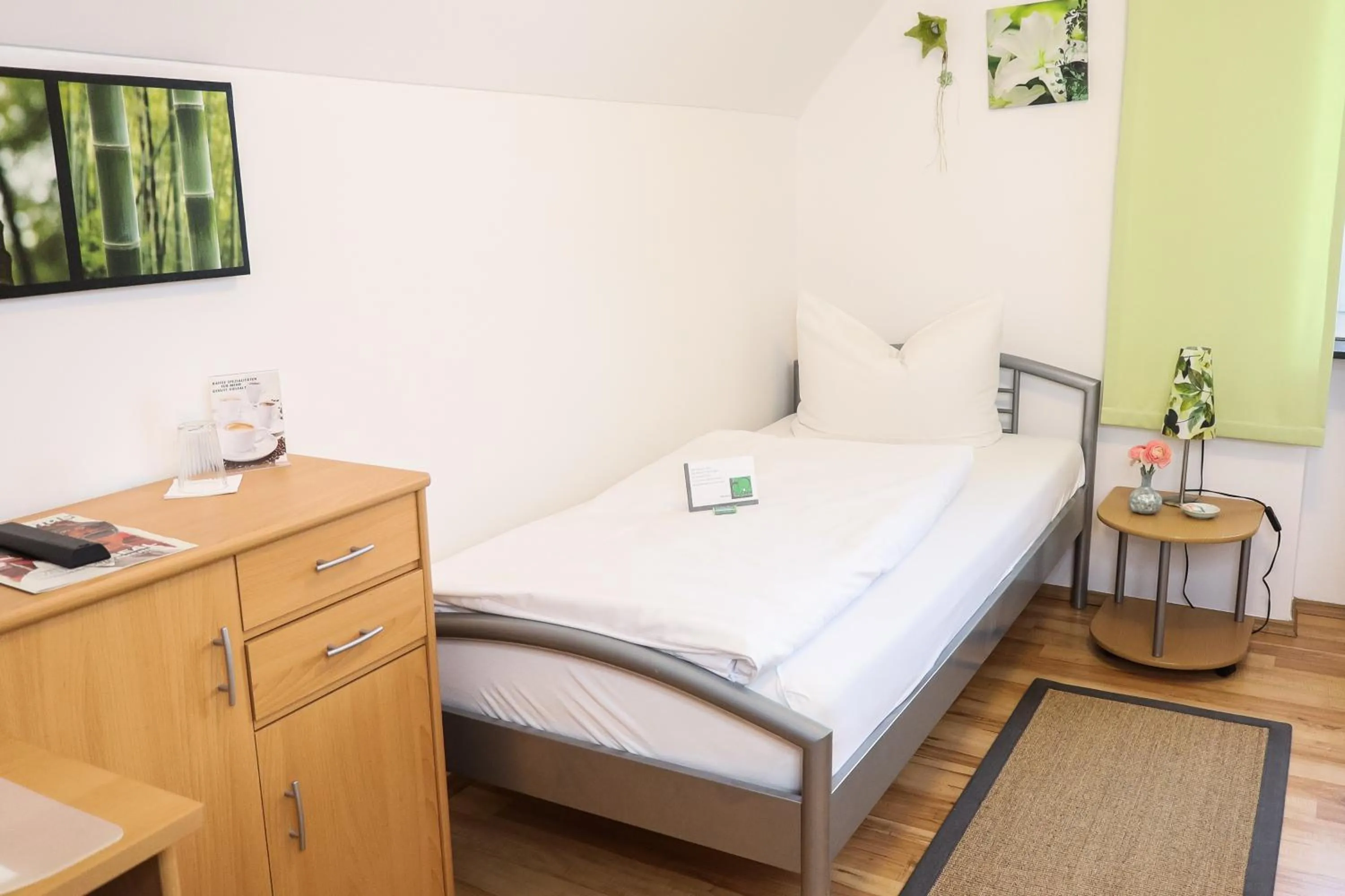 Bed in Gästehaus zur Linde