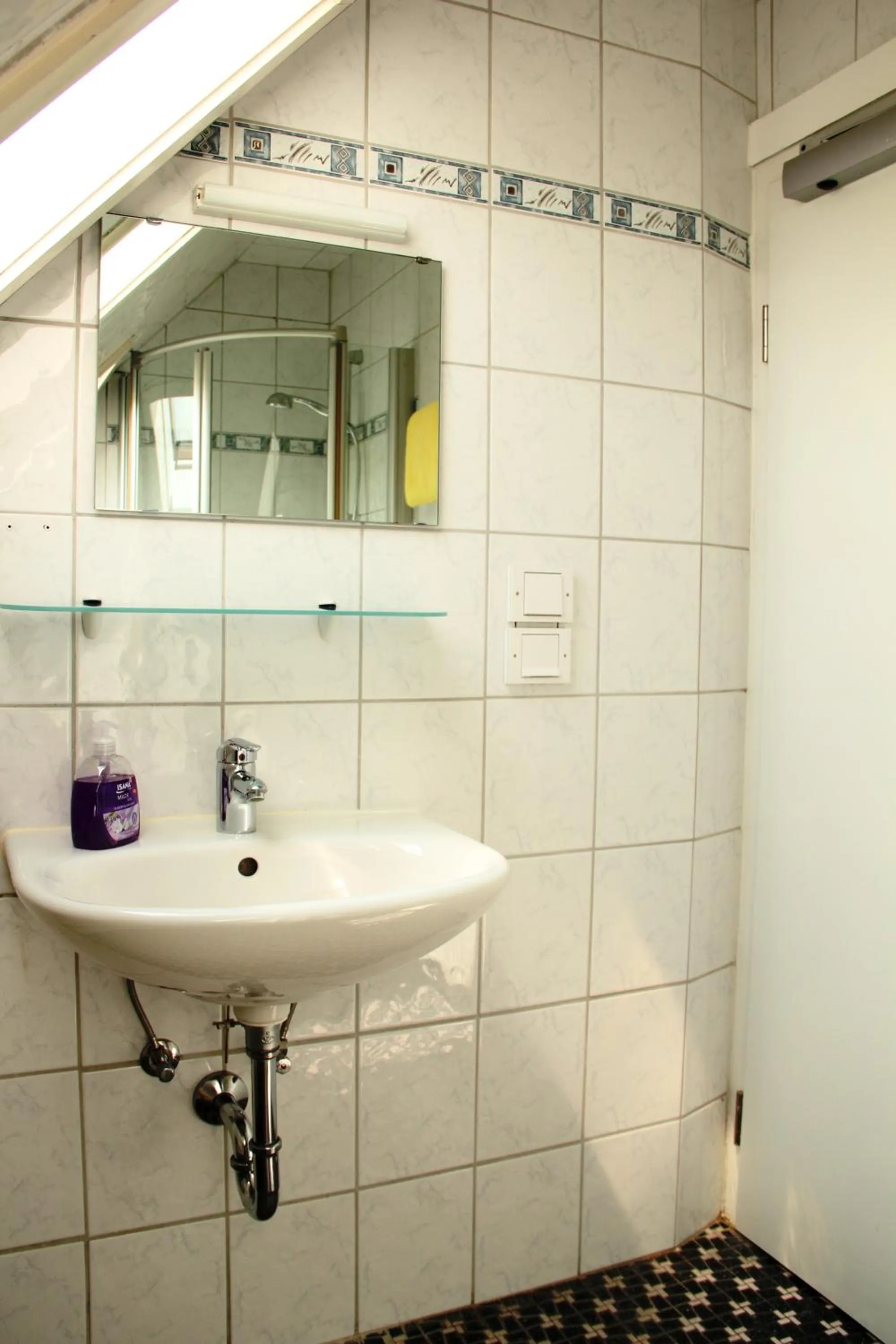 Bathroom in Gästehaus zur Linde