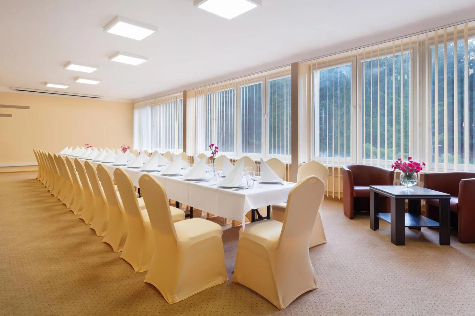 Business facilities in Perła Leśna Nadarzyn