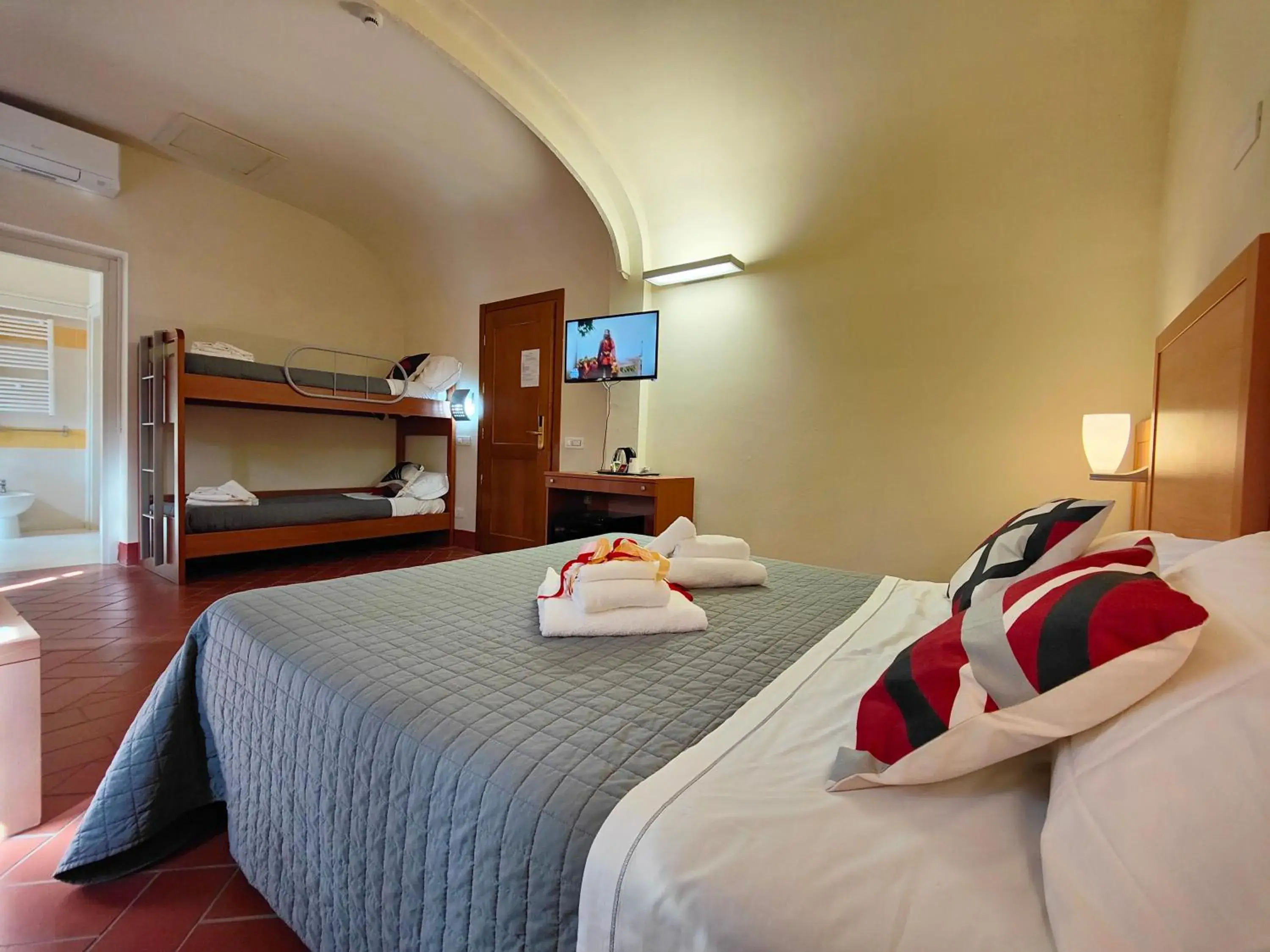 Superior Quadruple Room in Chiostro Delle Monache Hostel Volterra Superior Quadruple Room in Chiostro Delle Monache Hostel Volterra