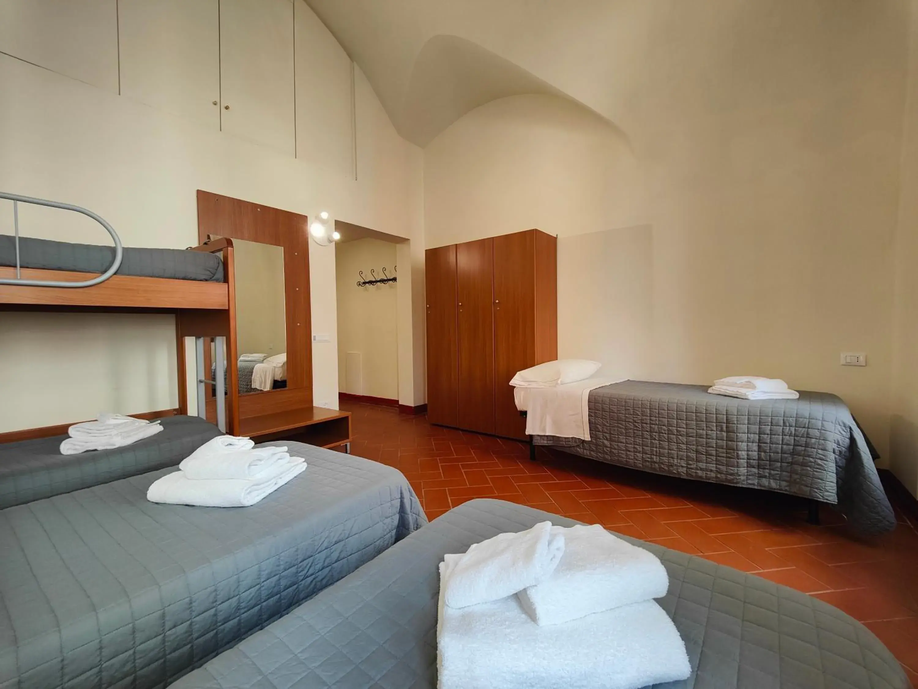 Basic Quintuple Room in Chiostro Delle Monache Hostel Volterra Basic Quintuple Room in Chiostro Delle Monache Hostel Volterra