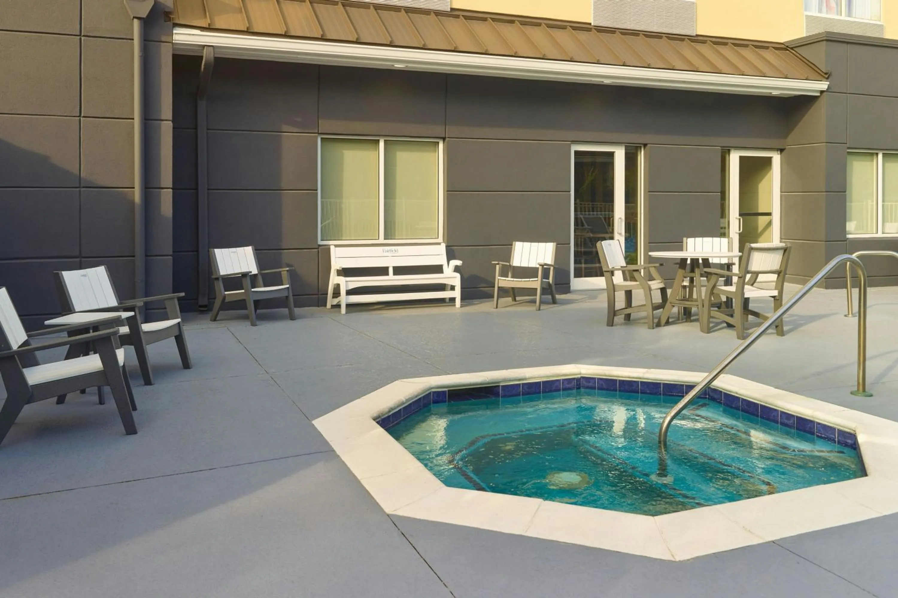 Area and facilities in Fairfield Inn and Suites Charleston North/University Area