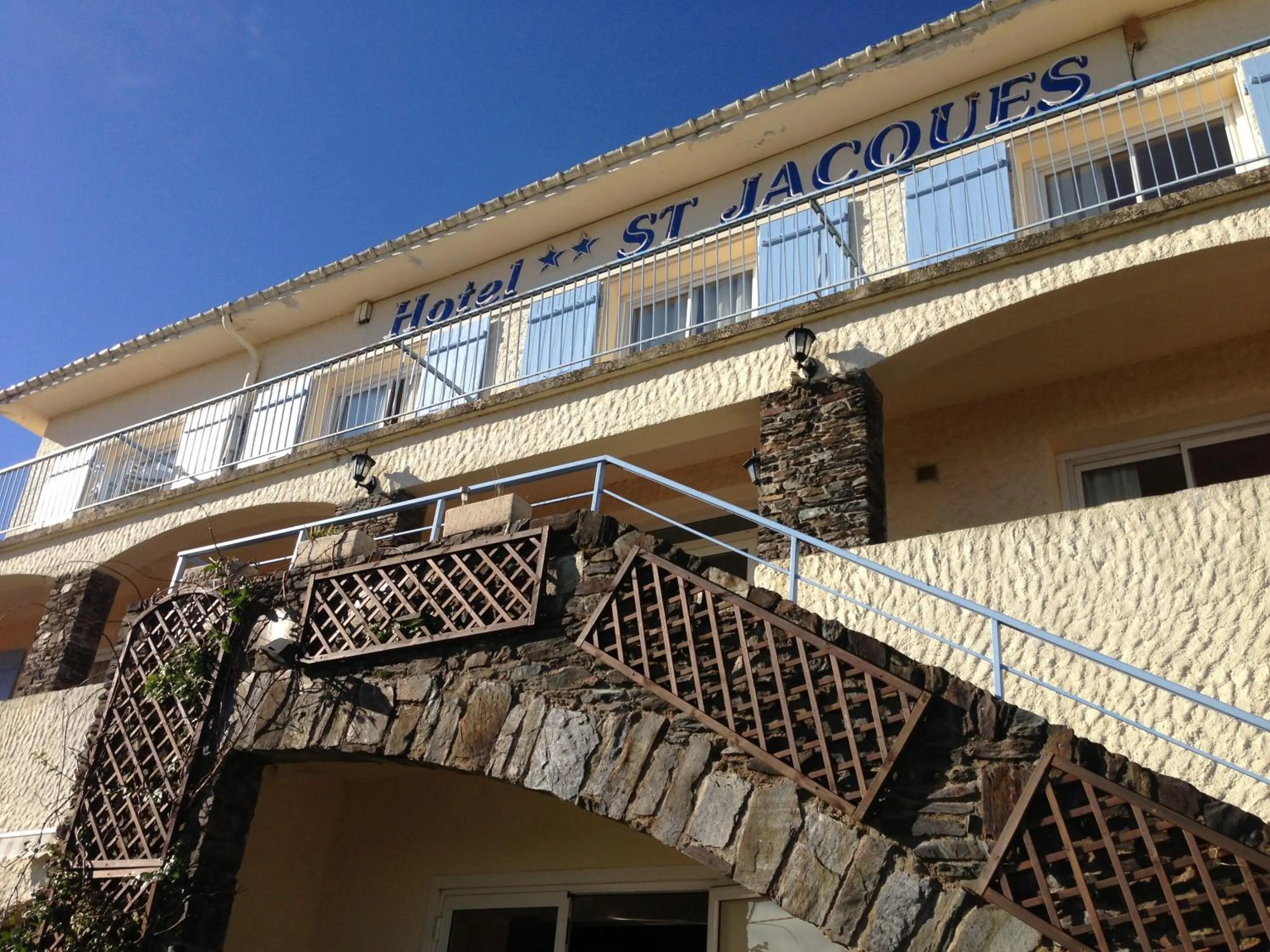 Facade/entrance in Saint Jacques