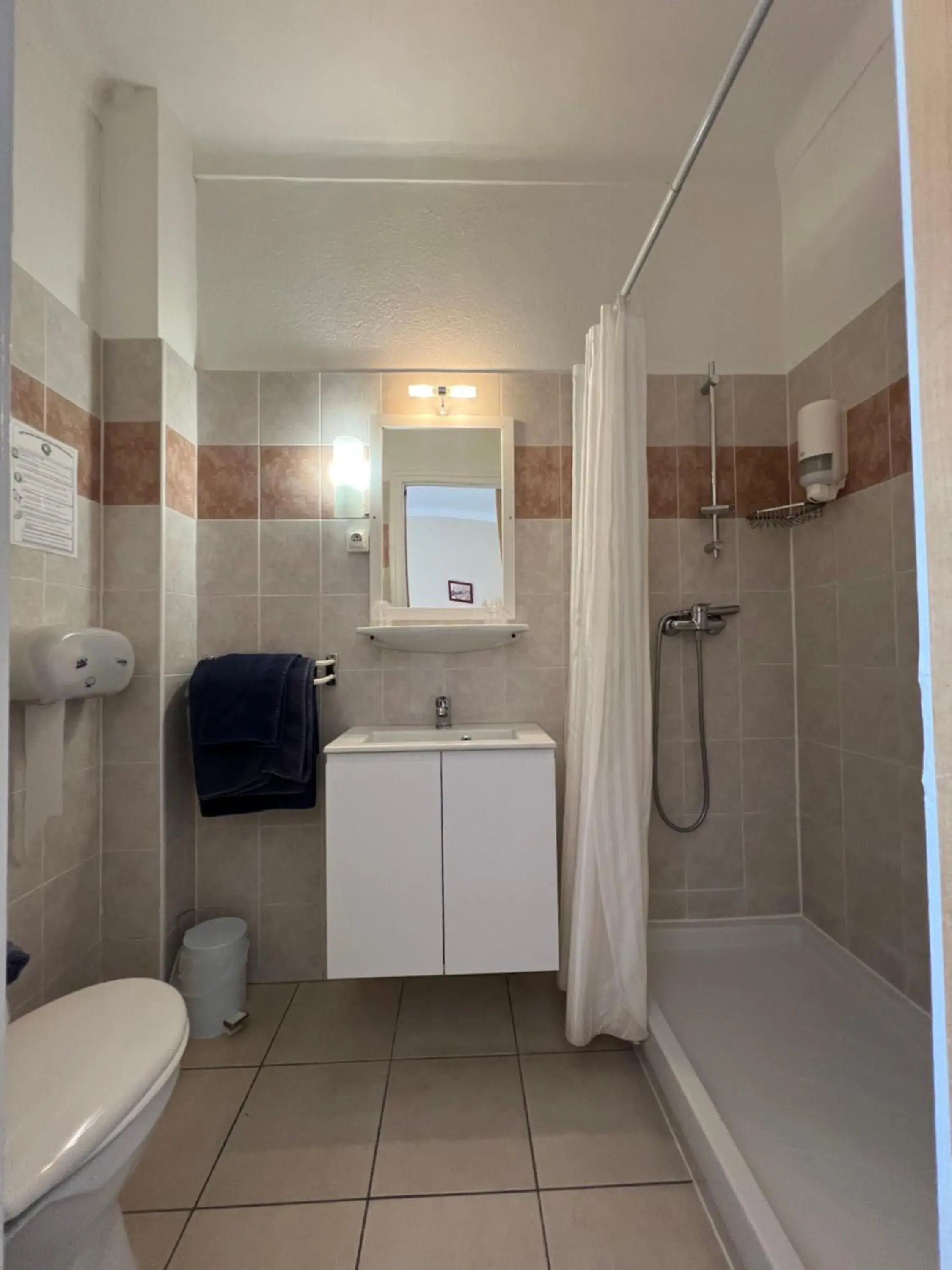 Twin Room with Balcony in Saint Jacques Twin Room with Balcony in Saint Jacques