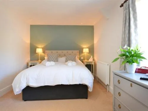 Bedroom, Bed in The Bathurst Arms