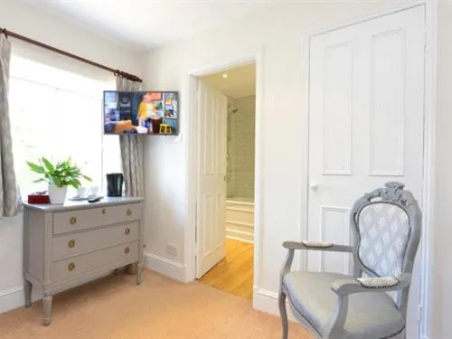 Bedroom in The Bathurst Arms