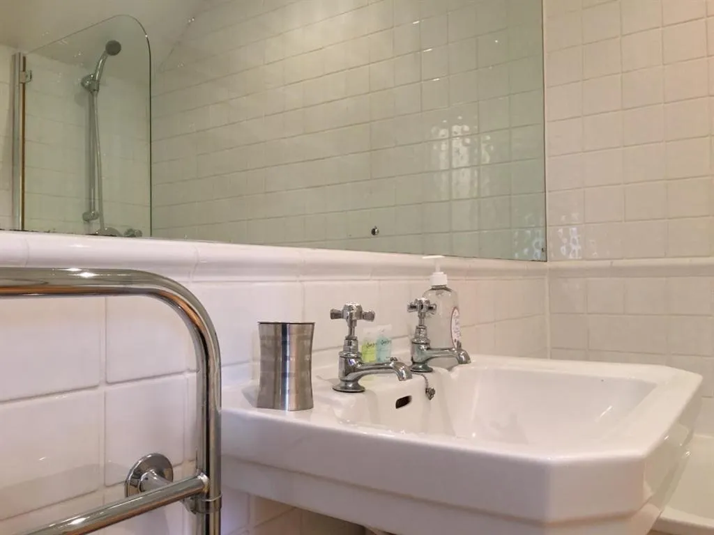 Bathroom in The Bathurst Arms