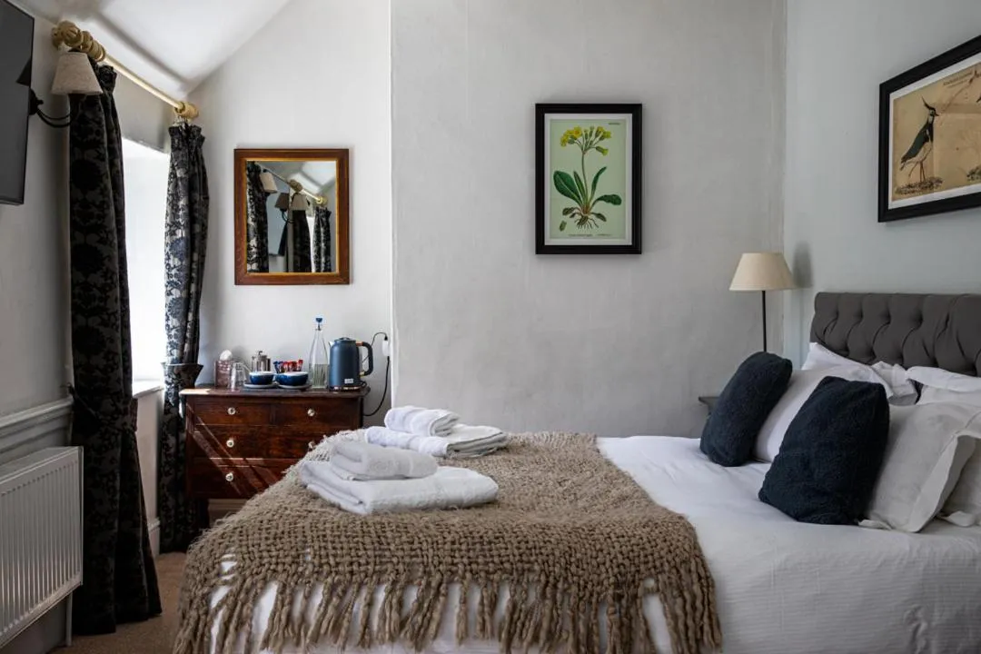 Bedroom, Bed in The Bathurst Arms