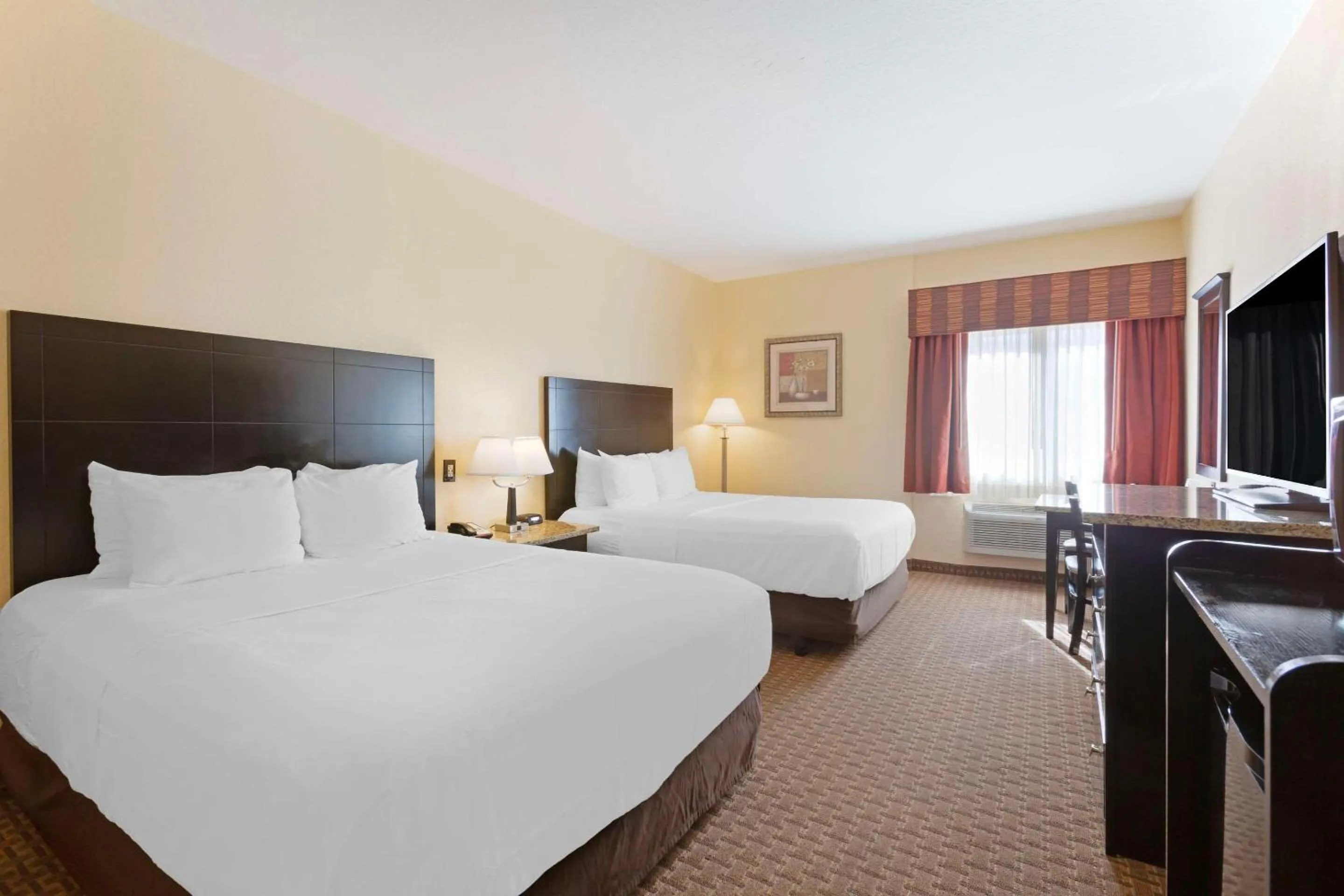 Bedroom, Bed in Comfort Inn Near Grand Canyon