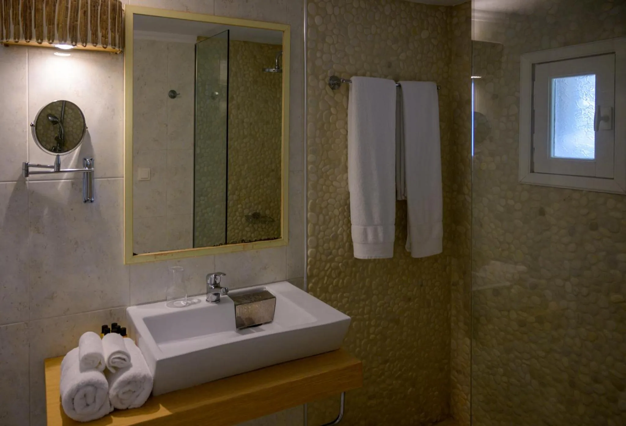 Oikies Small Elegant Houses