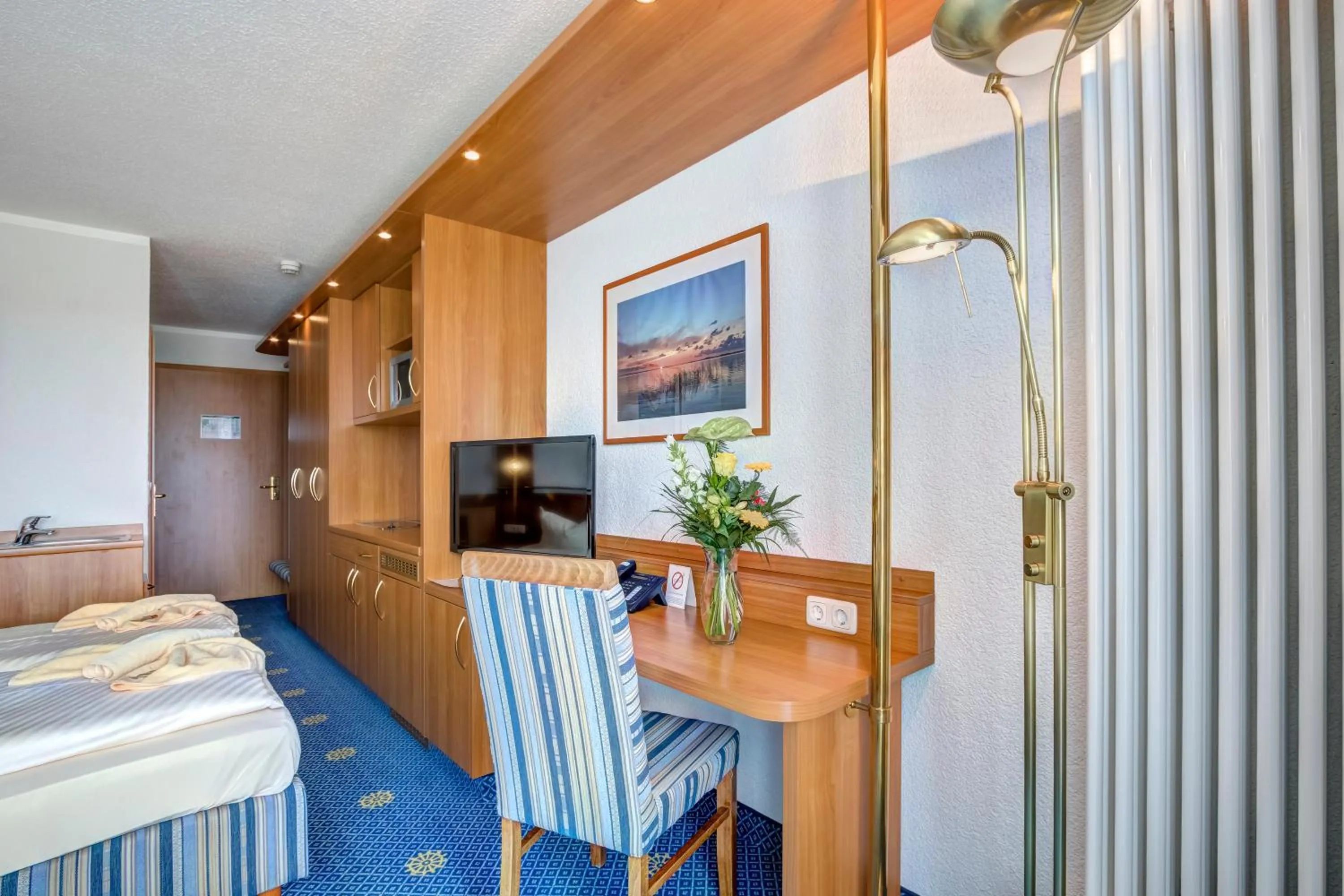 Photo of the whole room, Bed in Familien Wellness Hotel Seeklause mit großem Abenteuerspielplatz "Piraten-Insel-Usedom" Kinder immer All-Inklusive & Getränke ganztags inklusive