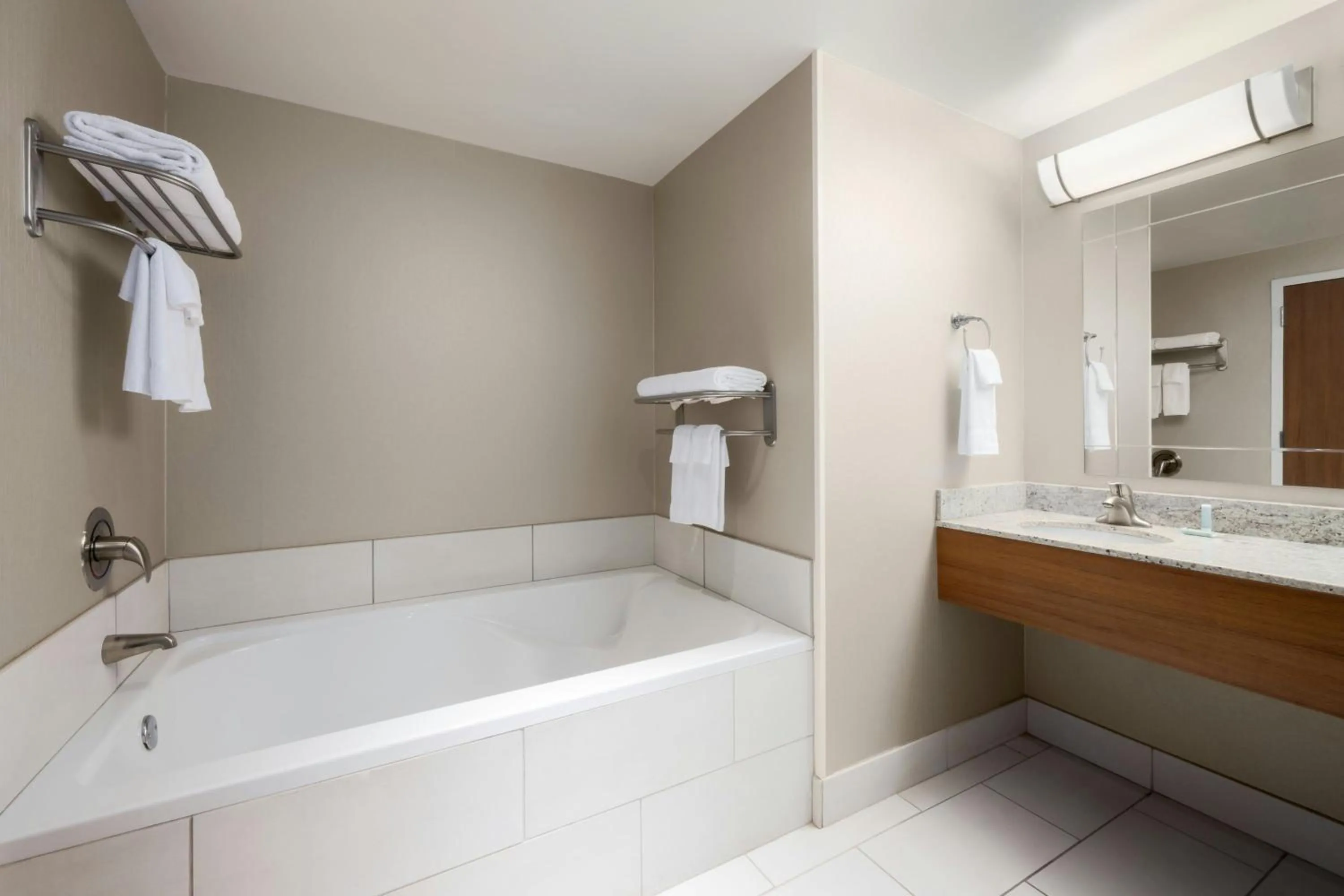 Photo of the whole room in SpringHill Suites by Marriott Athens West