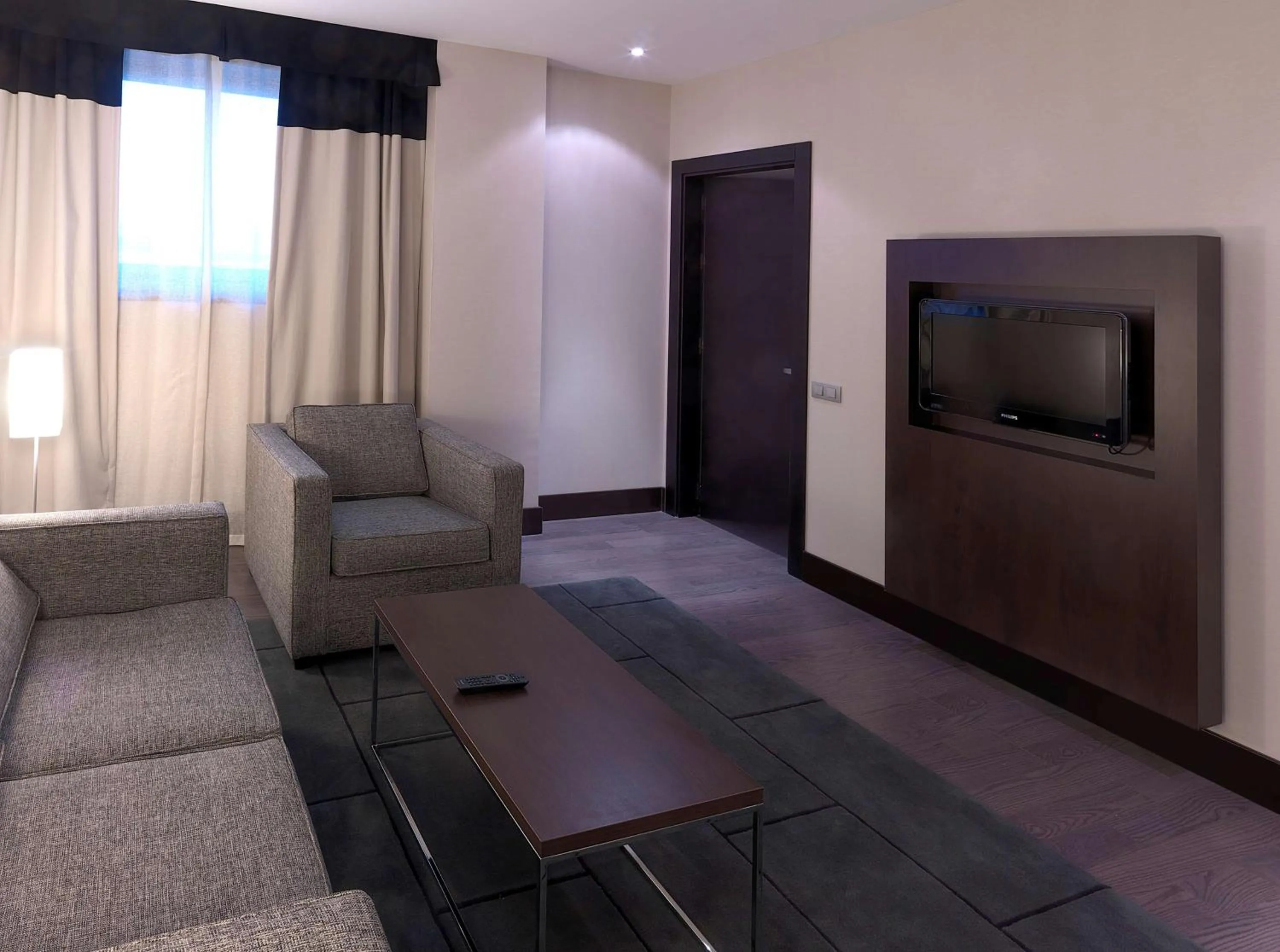 Photo of the whole room in NH Campo de Gibraltar